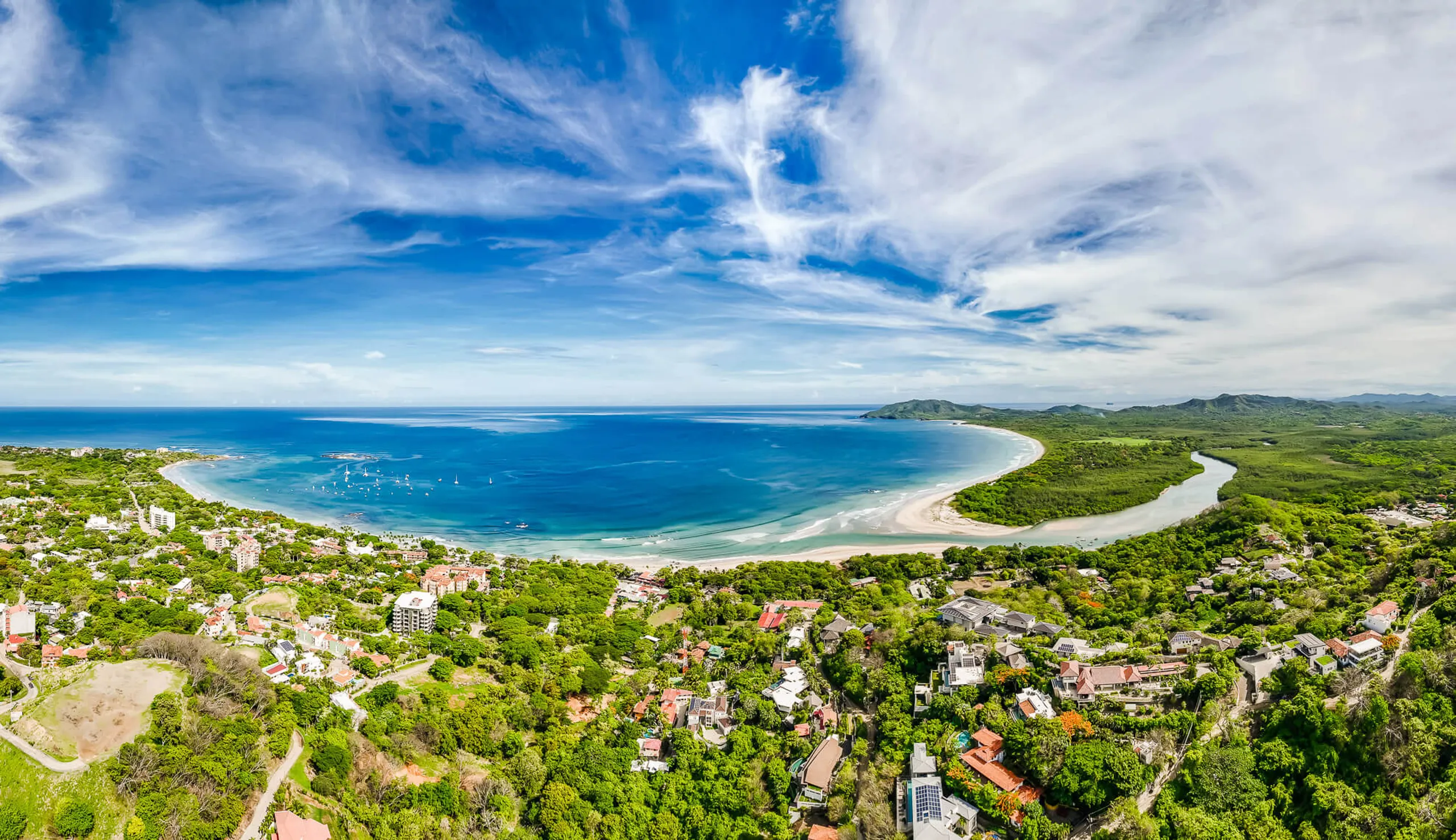 Sprawling 15 Bedroom Estate with Two Pools, and Ocean Views — photograph 8