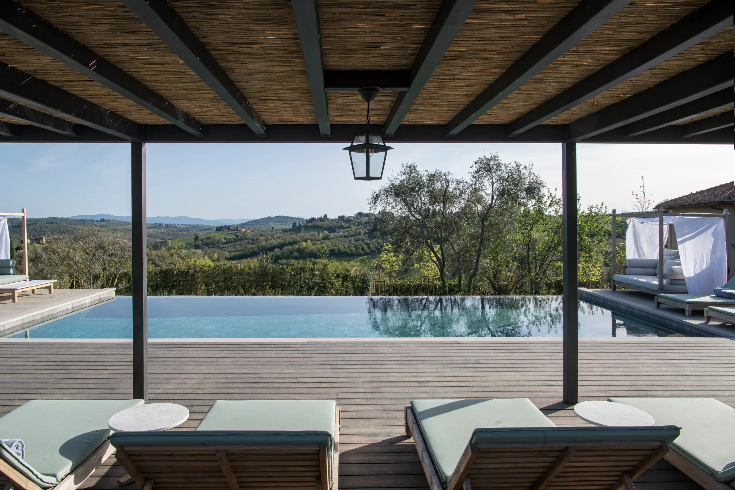Elegant Italian Estate with Panoramic Views and Infinity Pool VILLAWAY® — photograph 4