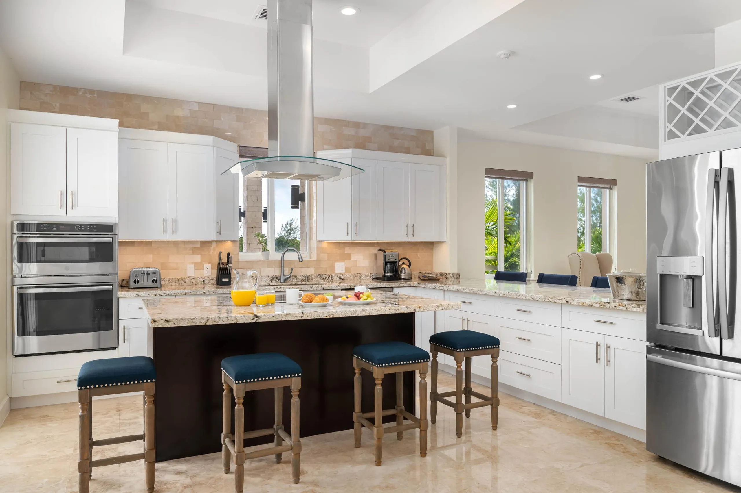 A Brand-New Canal-Side Cul de Sac Villa with Stunning Island Views — photograph 11