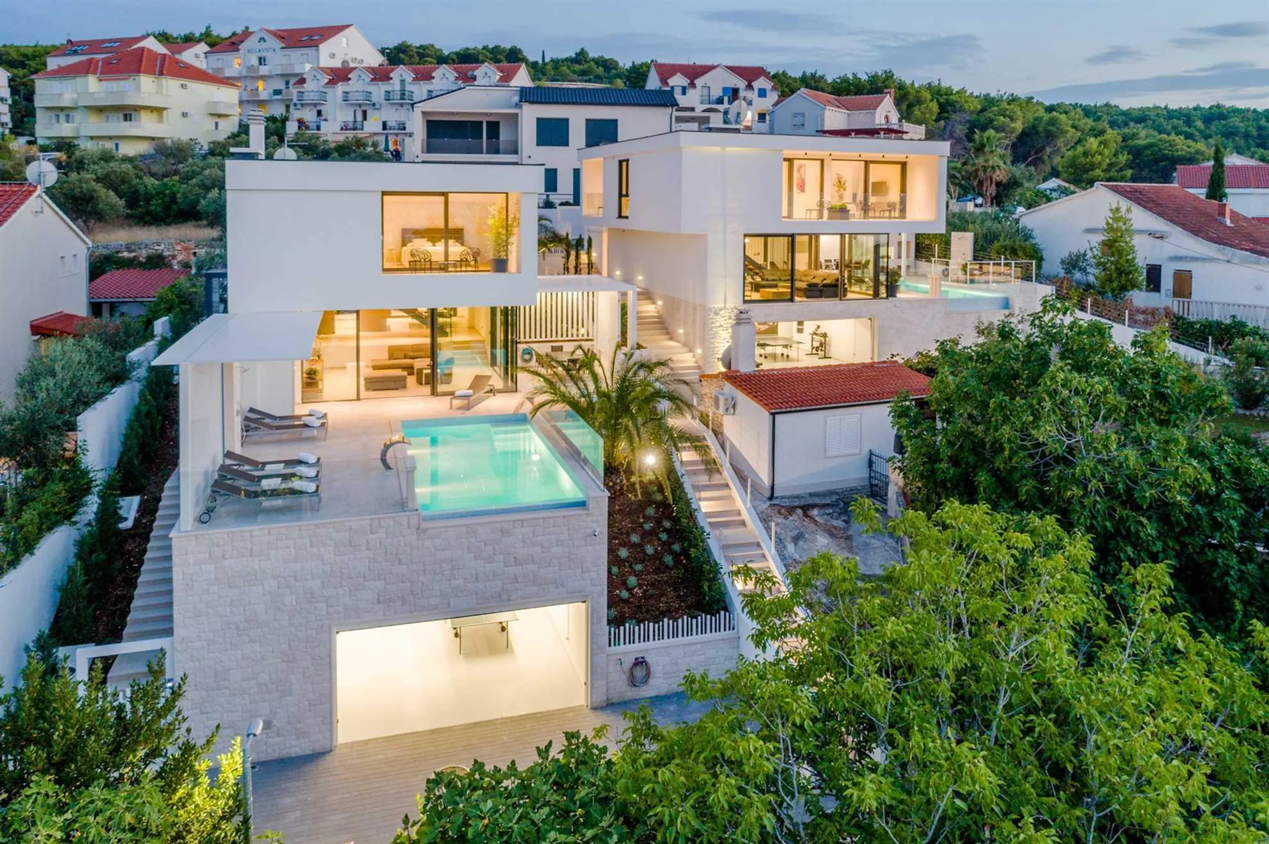 Phenomenal Contemporary Villa with Private Pool and Stunning Sea View — photograph 7