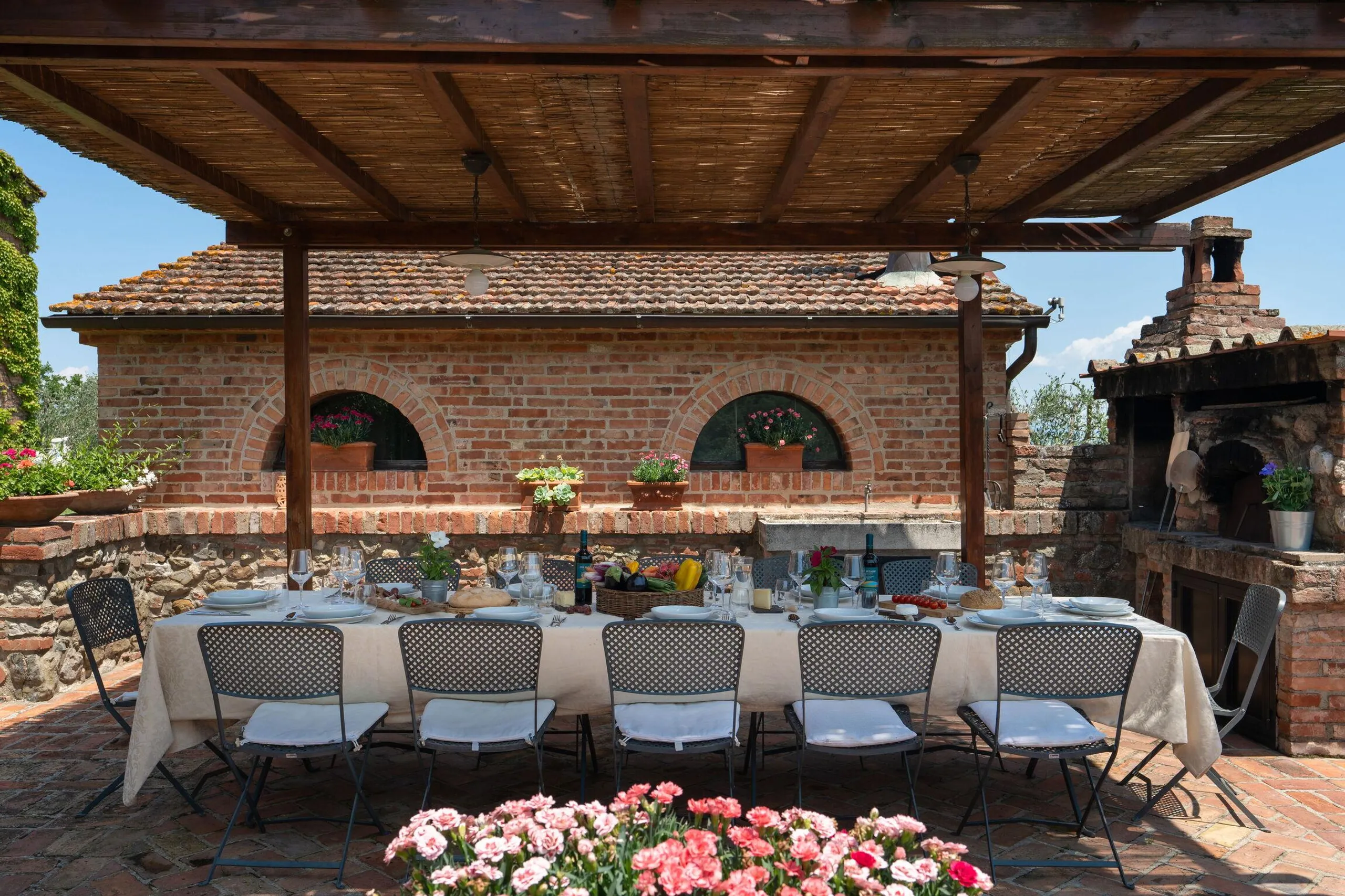 Superb Tuscan Estate with private Pool and Vineyard Views — photograph 8