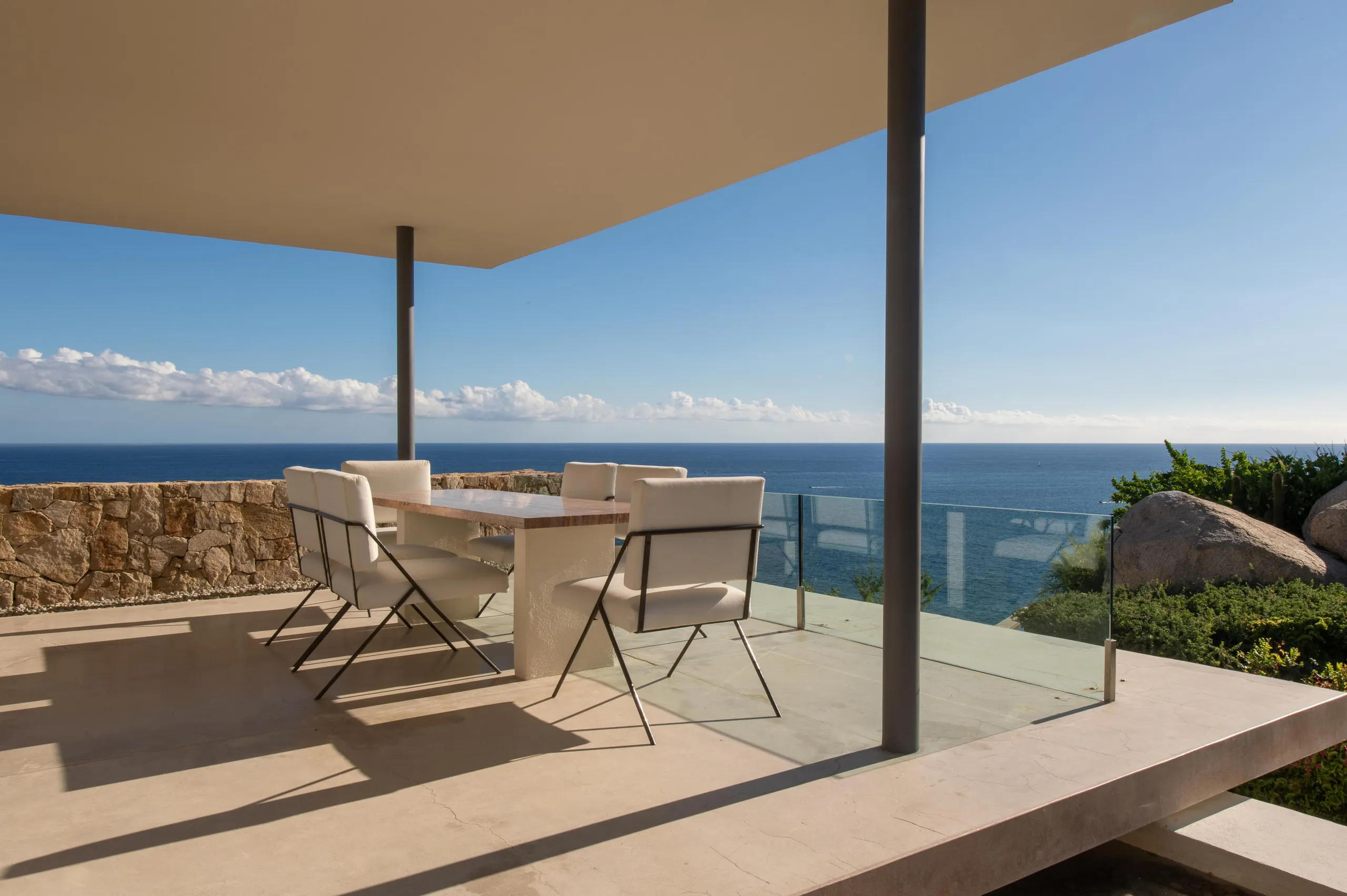 Captivating Cabo San Lucas Villa with Invigorating Pool and Stunning Ocean Views — photograph 12