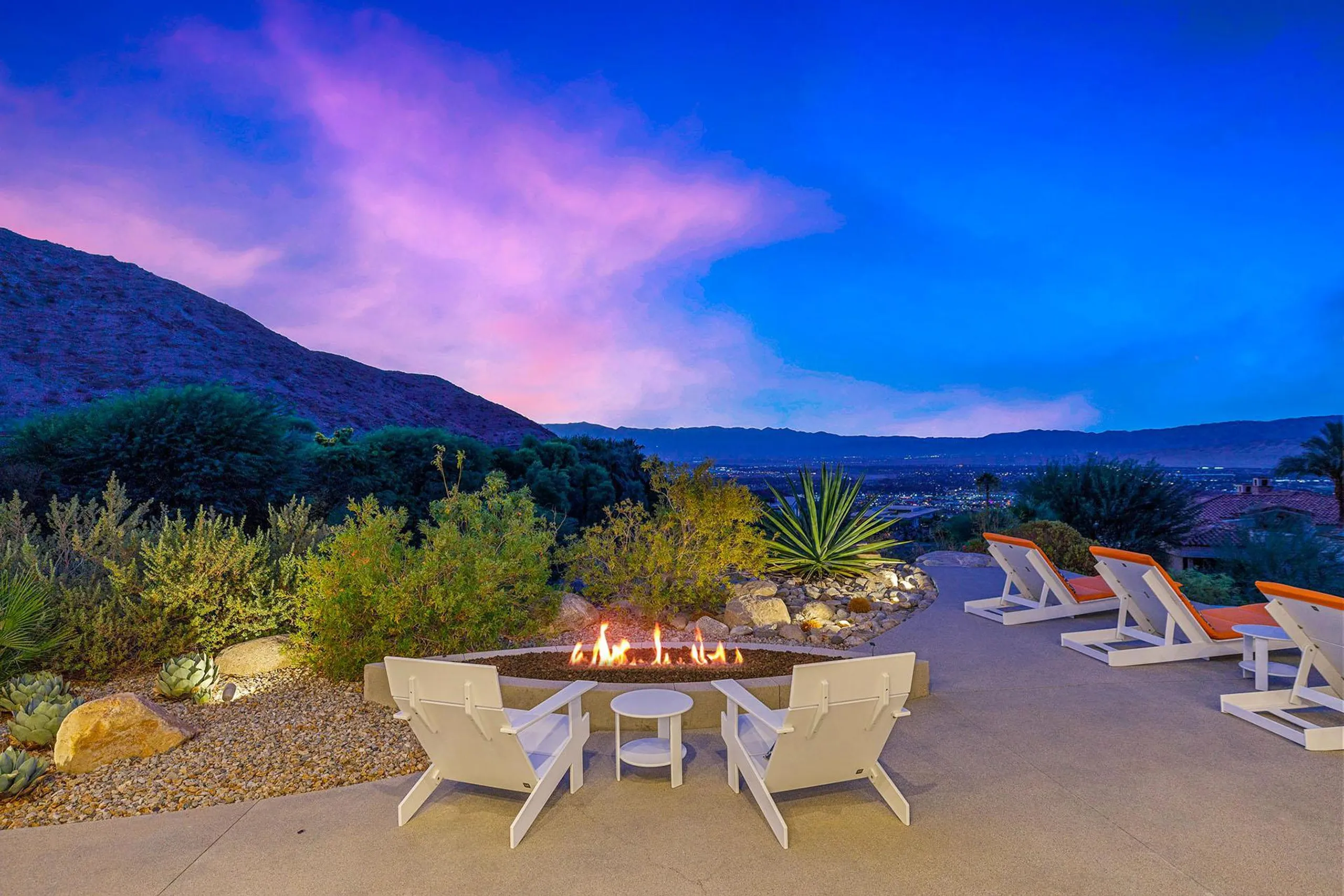 Rancho Mirage Architectural Modern Estate with Infinity Pool with Incredible Views — photograph 11