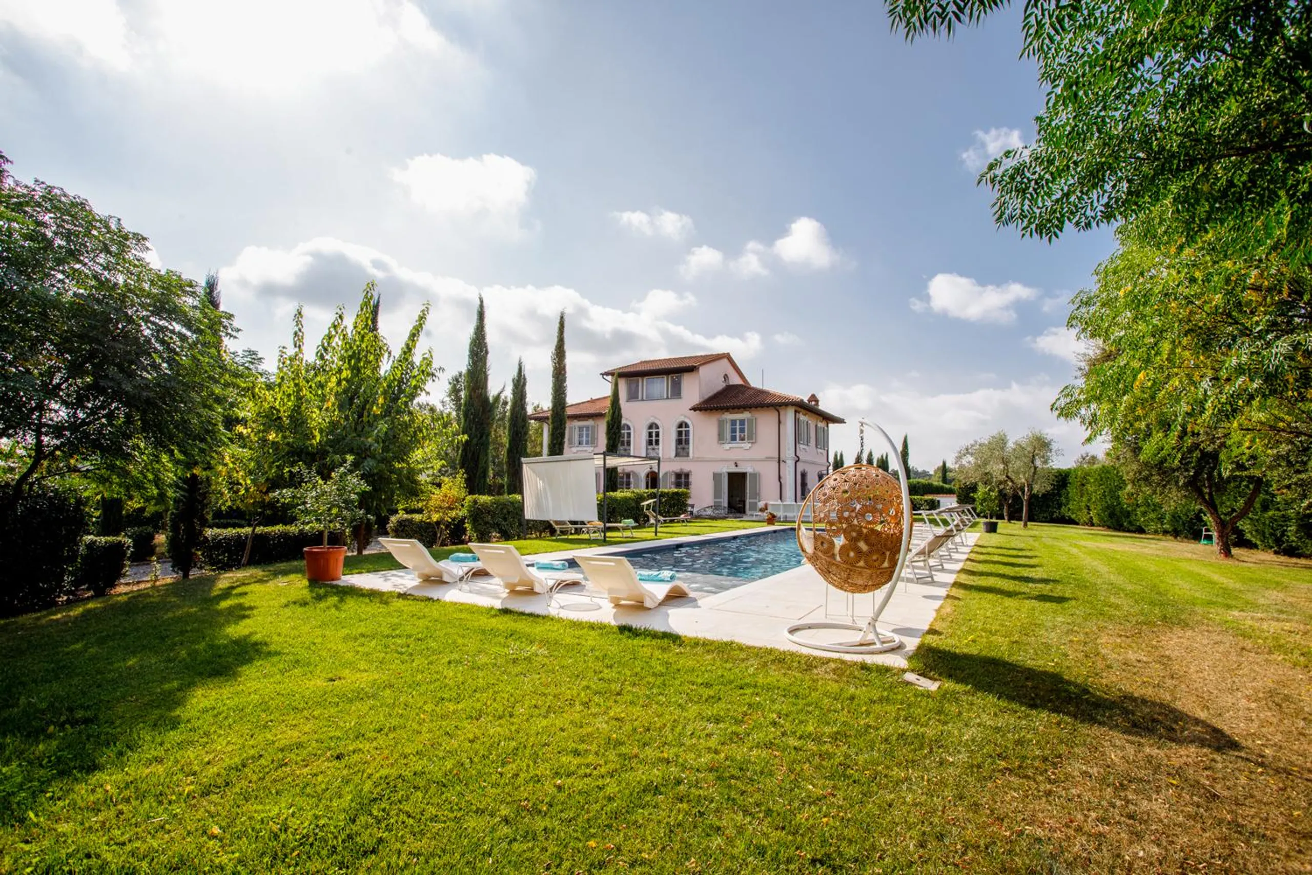 Refined Tuscan Villa with Private Pool, Vast Gardens and Access to Historic Cities, Castelfranco Di Sotto