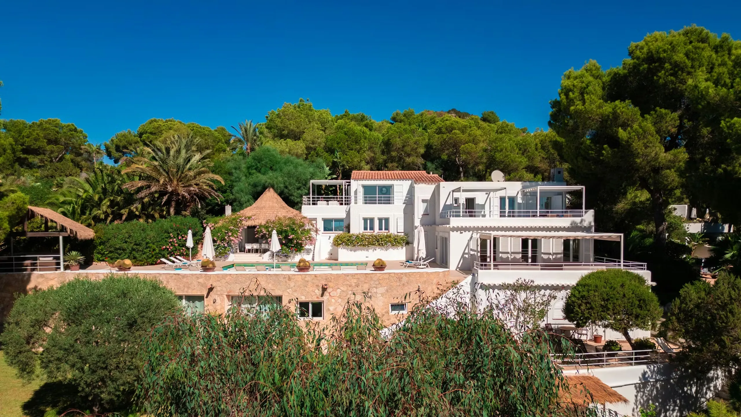 Exquisite Sea-View Villa with Luxurious Terraces and Swimming Pool — photograph 7