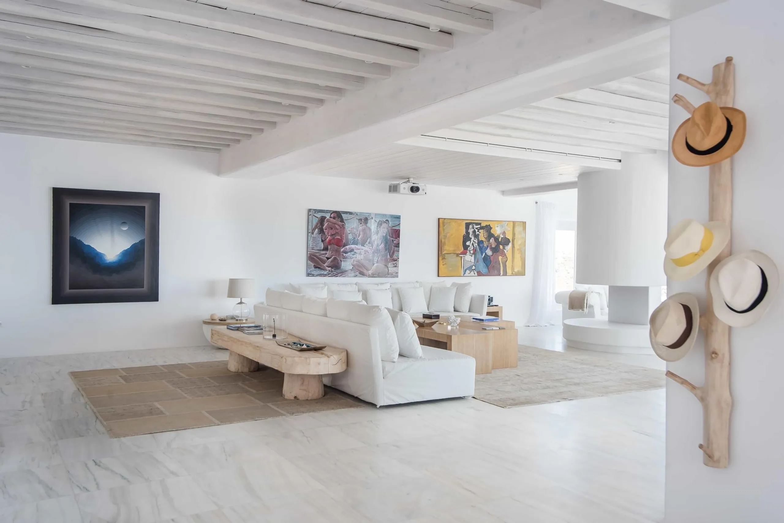 Palatial Mykonos Estate with with Invigorating Pool and Dining Al-Fresco — photograph 11