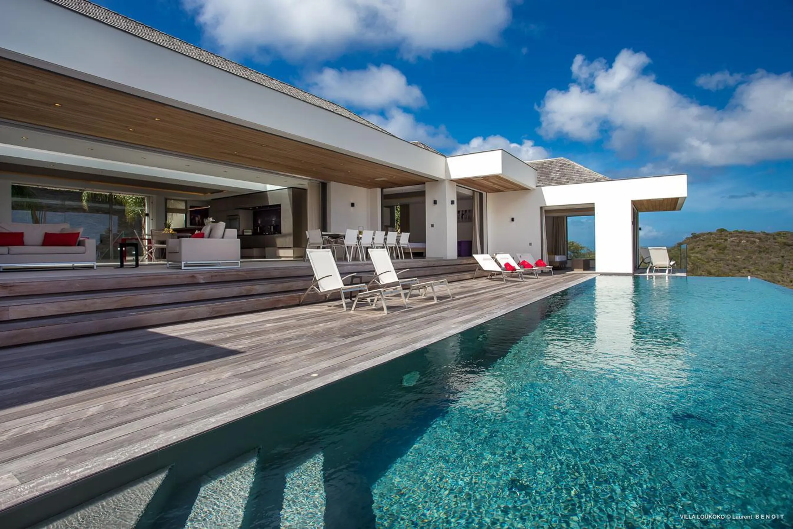 Splendorous Luxury Villa with Pool and Incredible Ocean Views — photograph 5