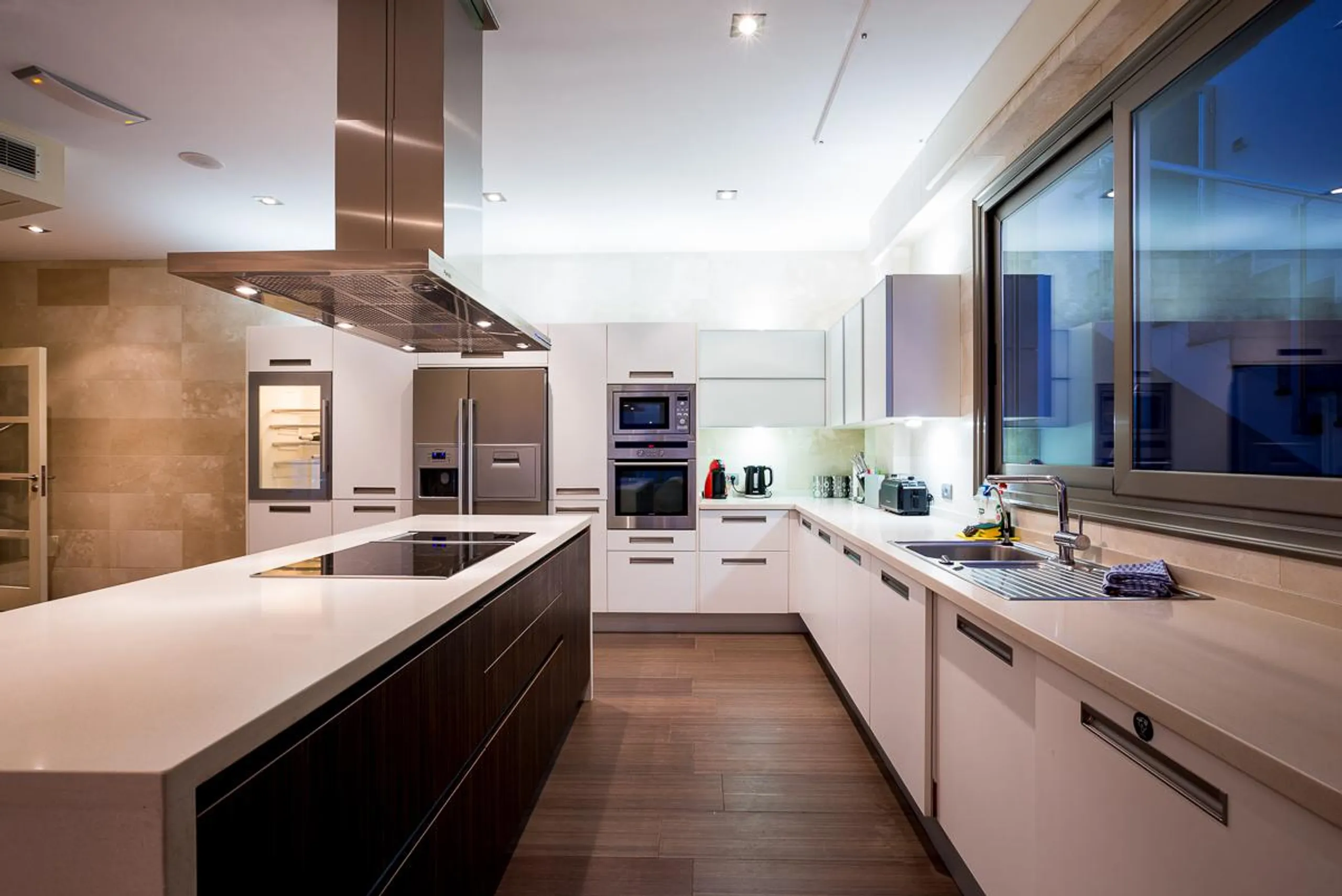 Modern Oceanview Villa with Private Pool, Jacuzzi, and Panoramic Ocean Views — photograph 7