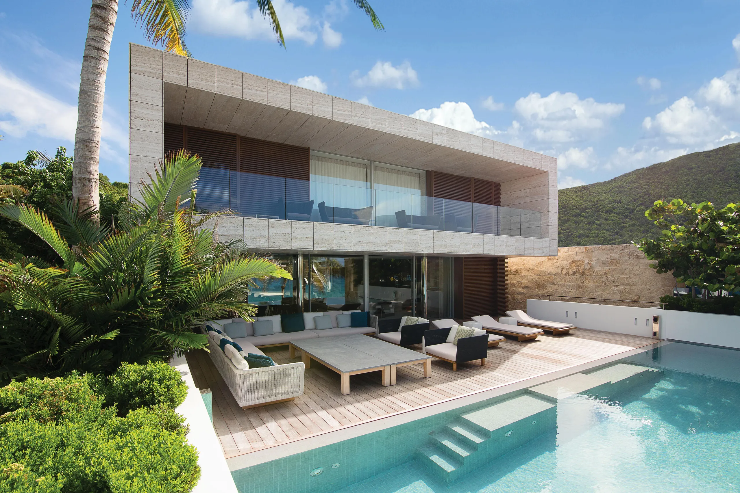 Brilliant Beachfront Villa with Infinity Pool and Home Cinema — photograph 5