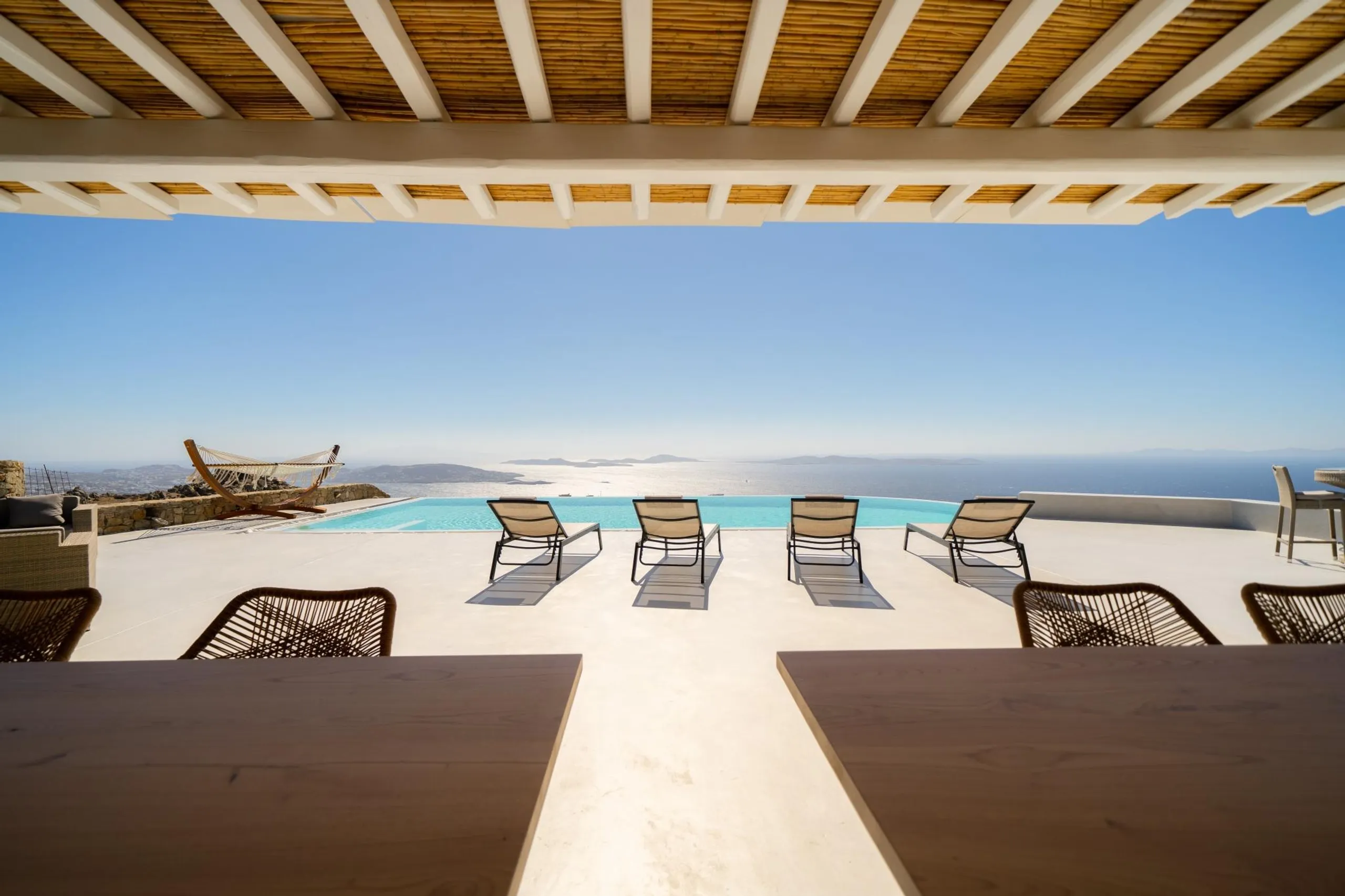 Palatial Luxury Estate in Mykonos with Private Pool — photograph 5
