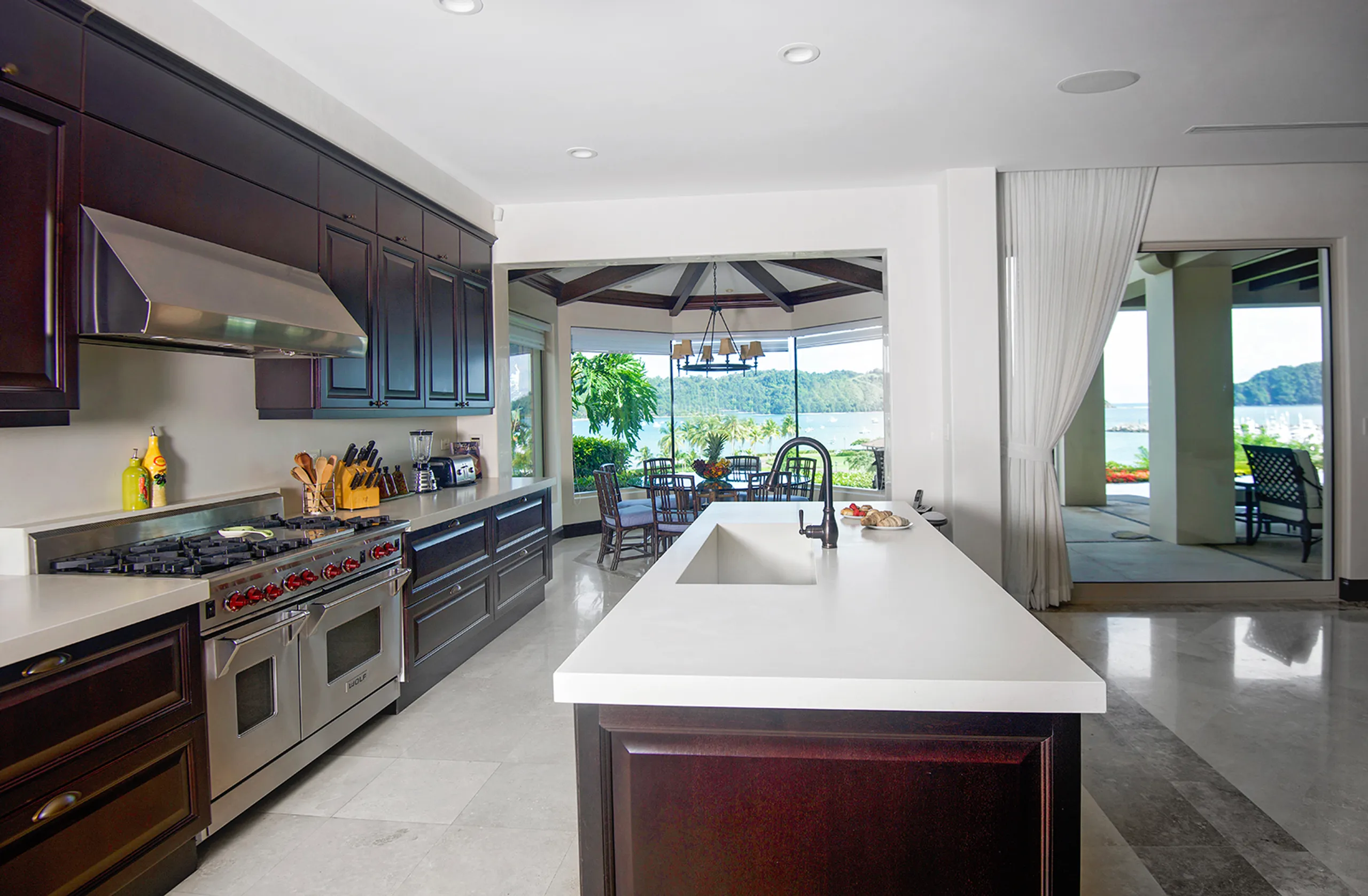 Elegant Costa Rica Villa with Private Pool, Overlooking Los Sueños Marina and Herradura Bay — photograph 12