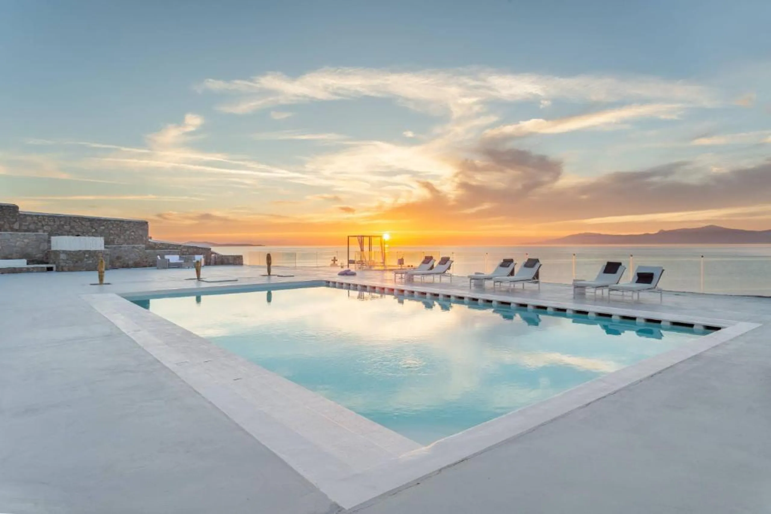 Luxury Redefined in at this Mykonos Luxe Villa with Pool and Views — photograph 5