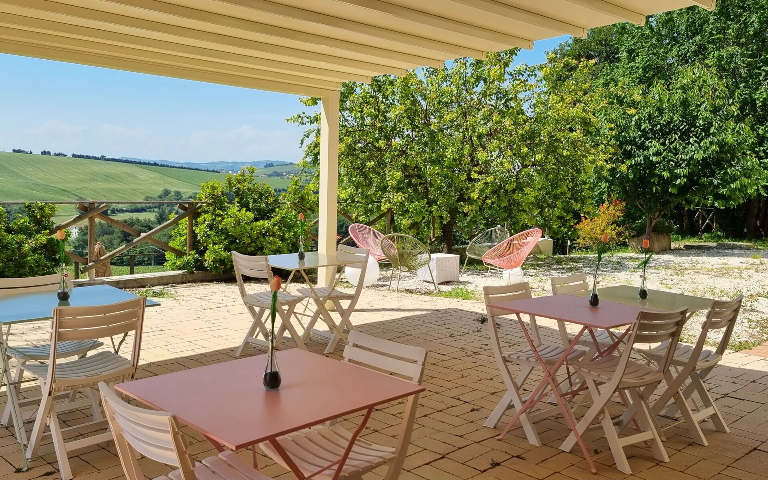 Enchanting Countryside Villa with Private Pool and Greenery Views — photograph 7