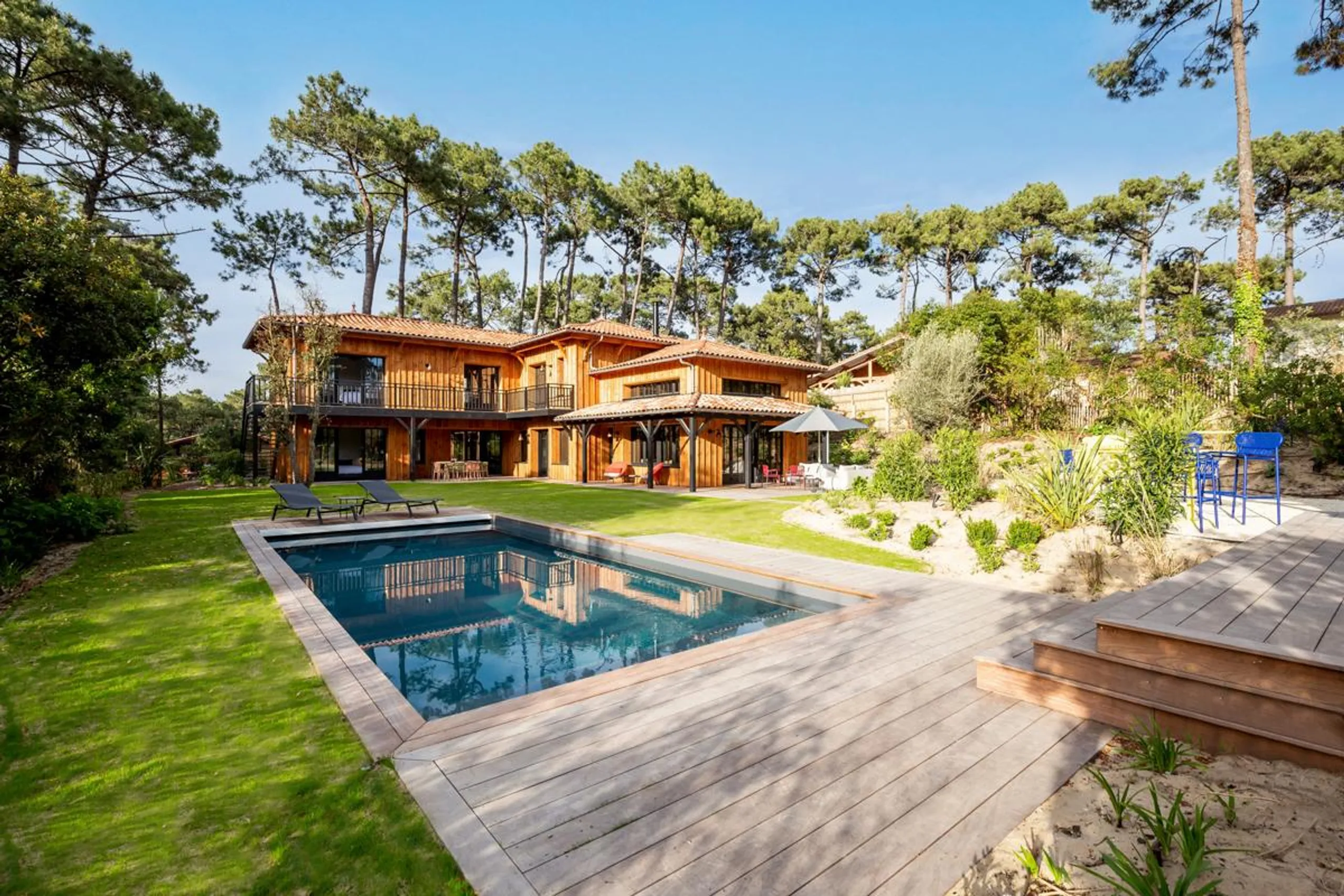 Magnificent Le Canon Villa with Private Pool and Garden Views, La Teste De Buch