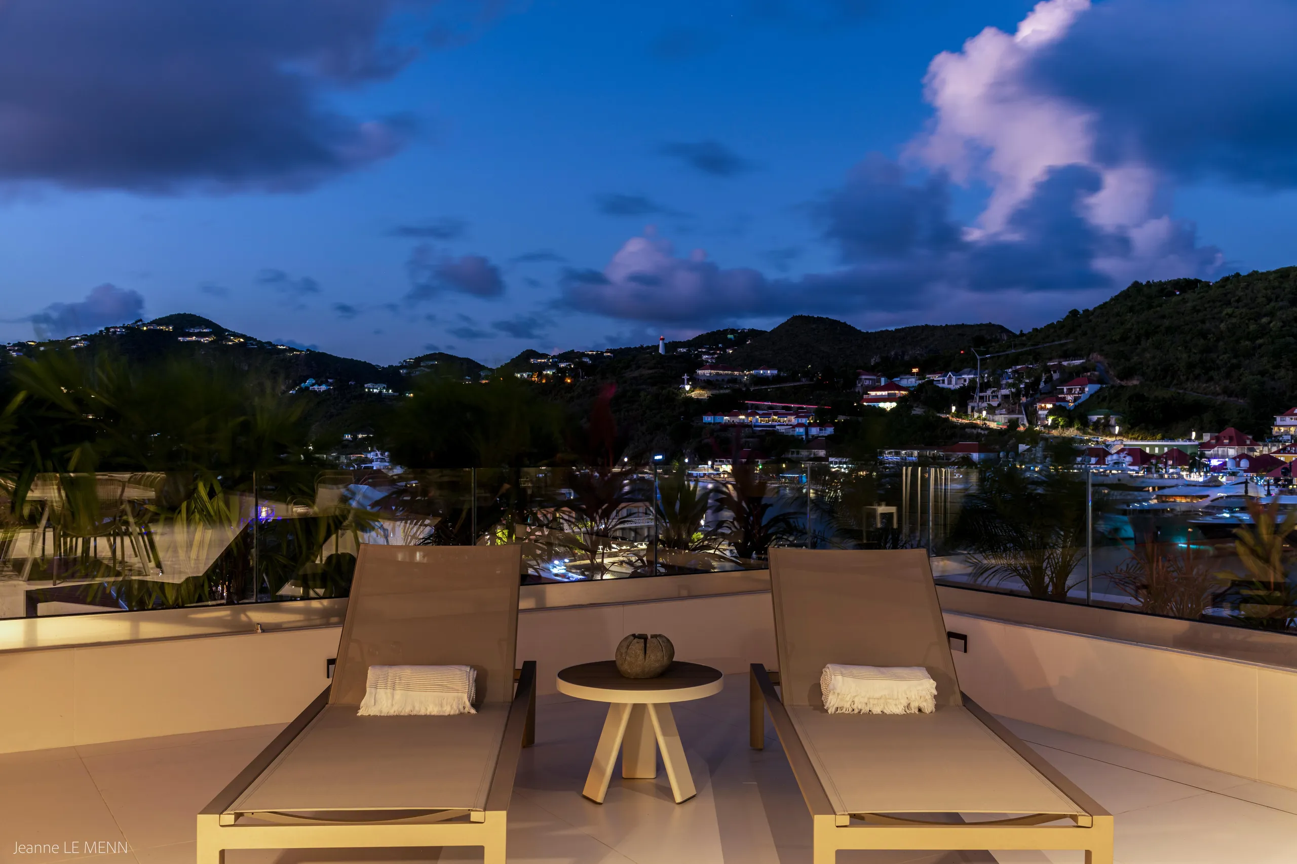Prestigious Gustavia Retreat with Sun Drenched Terrace and Spectacular Views — photograph 5