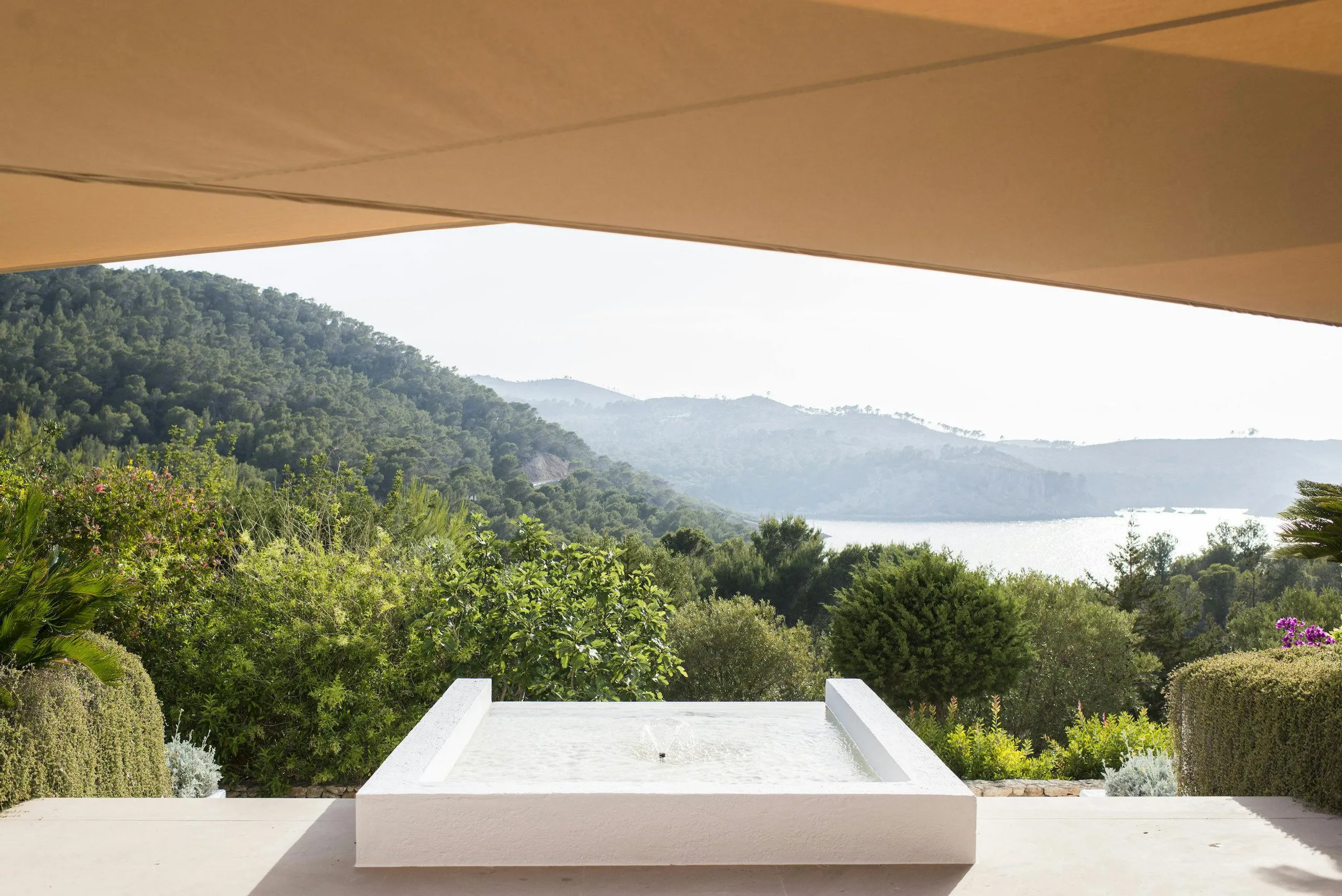 Graceful Spanish Seaview Villa with Private Pool and Glorious Gardens — photograph 4