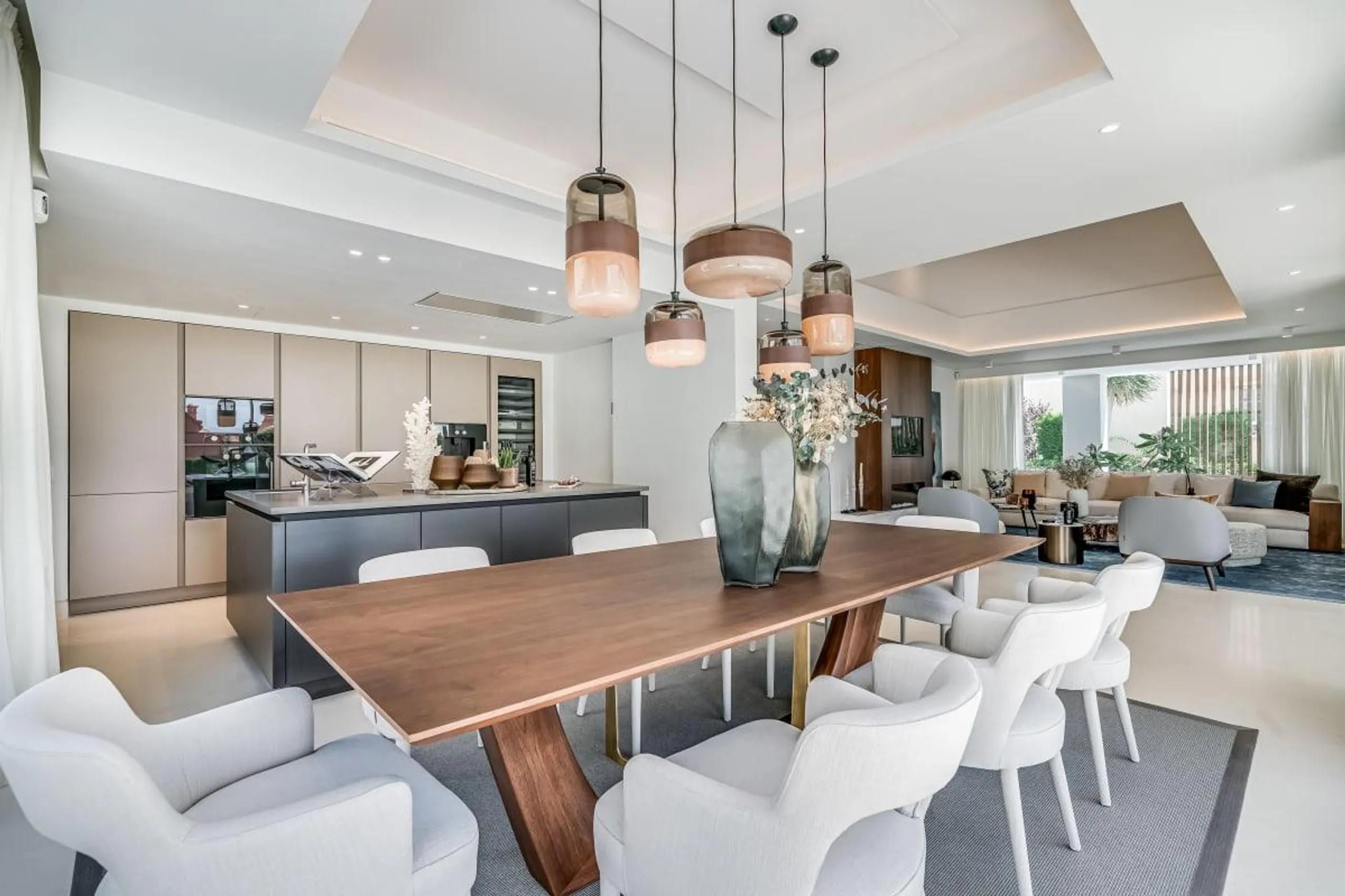 Enchanting Marbella Villa with Private Pool — photograph 11