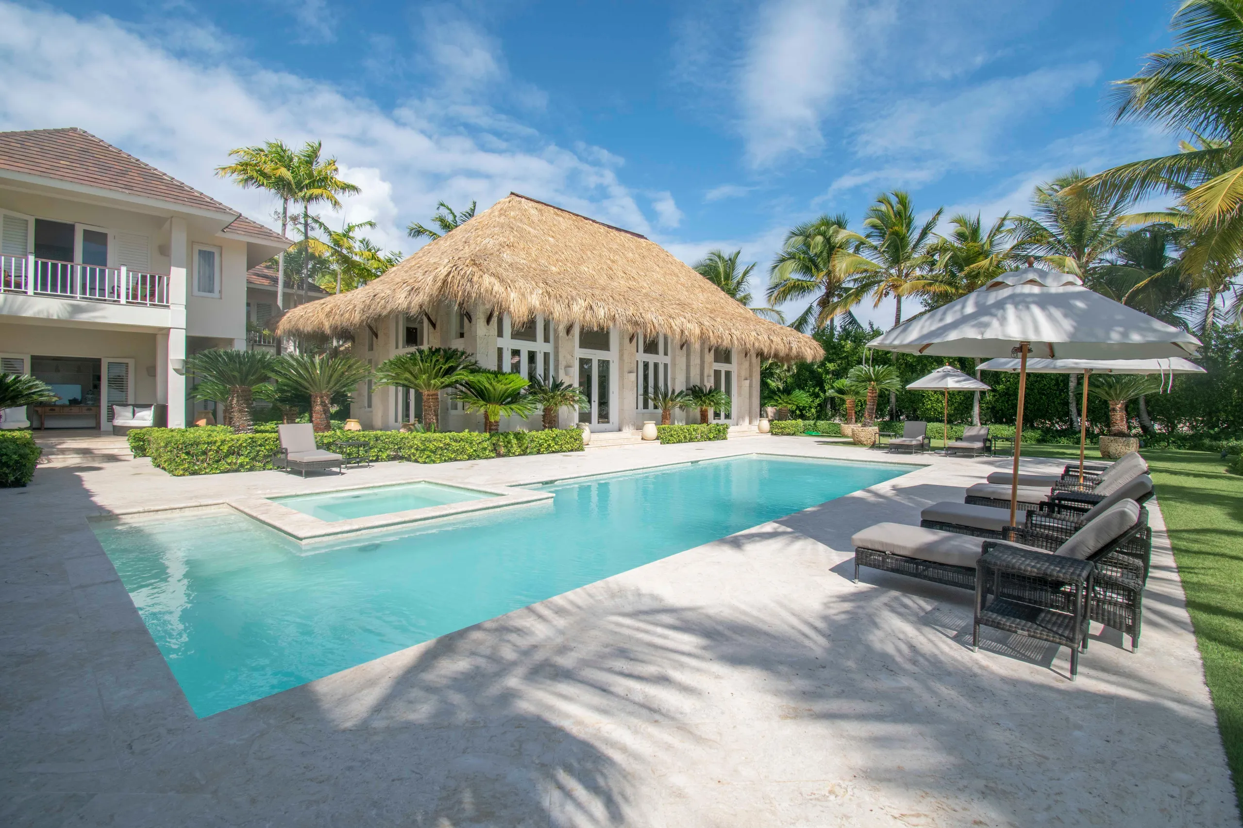 Superb Punta Cana Villa with Invigorating Pool and Ocean Views — photograph 6