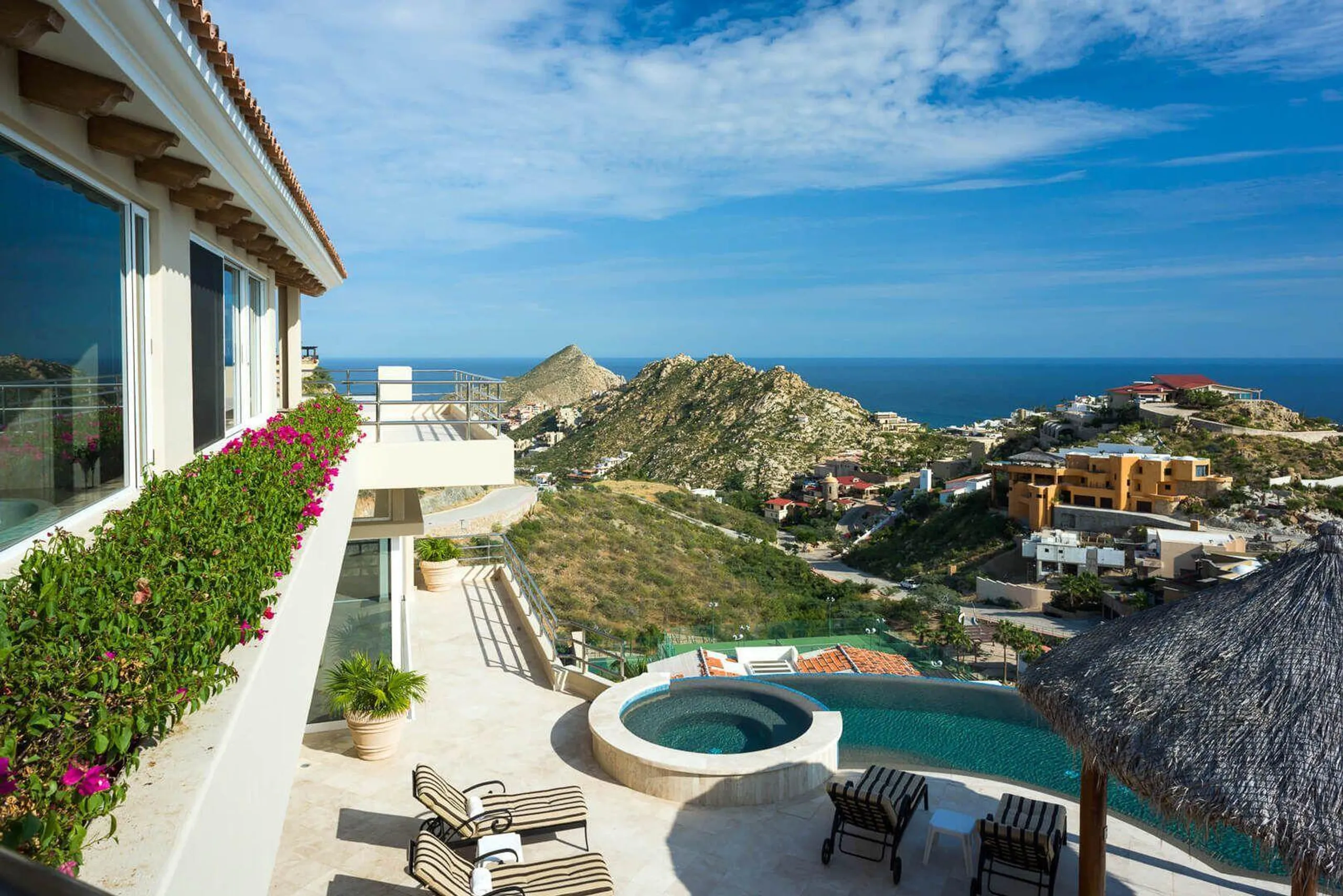 Infinity Pool Estate Overlooking the Sea of Cortez — photograph 2