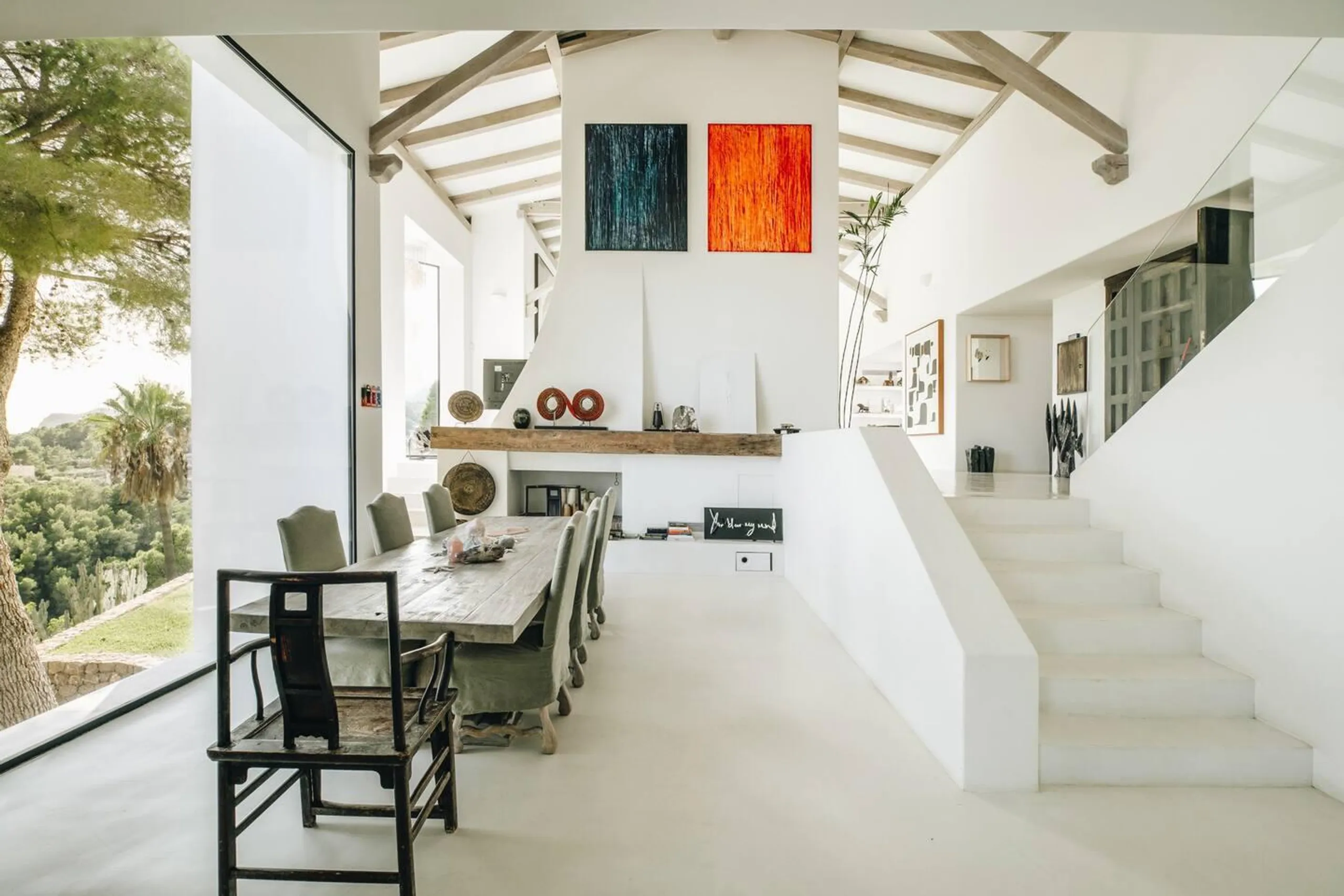 Captivating South Coast Villa with Pool and Breathtaking Views — photograph 9