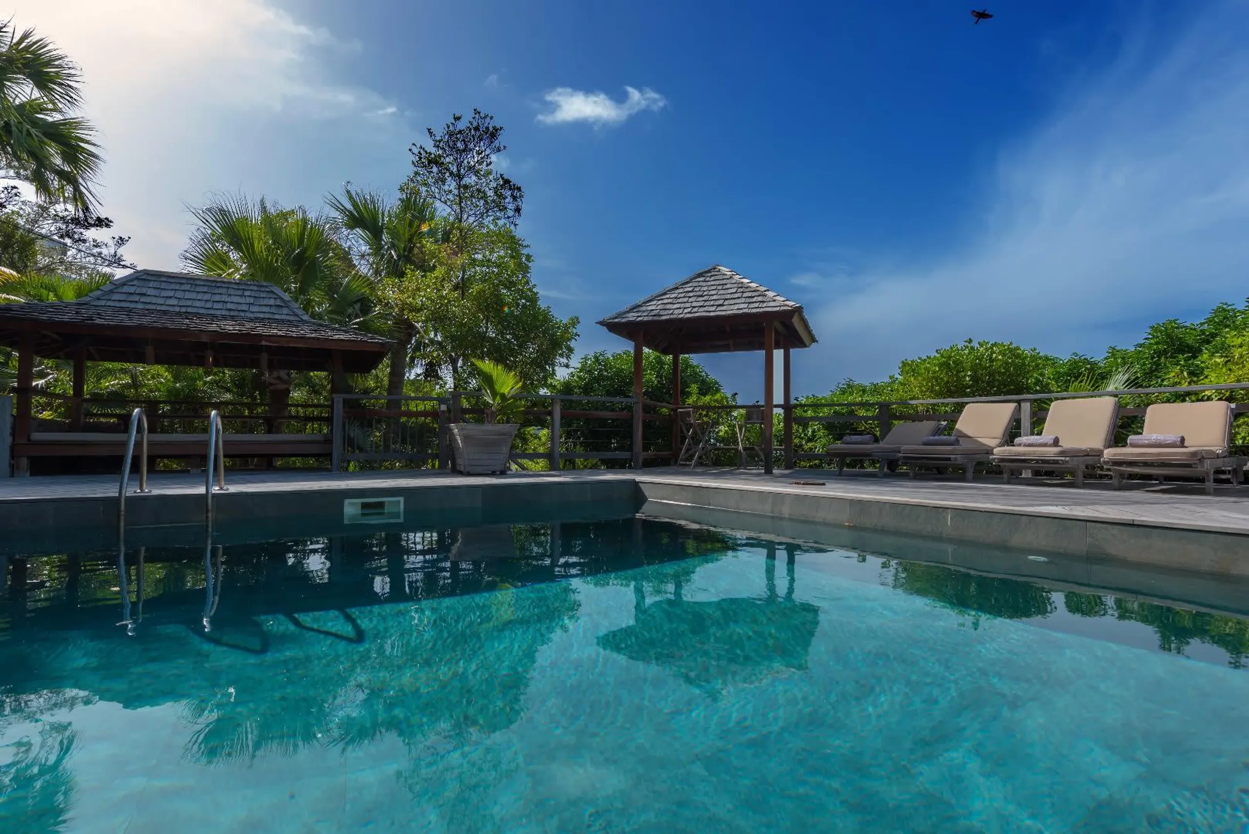 Luxury Hillside Villa Retreat in St.Barths with Ocean Views & Private Bungalows — photograph 2