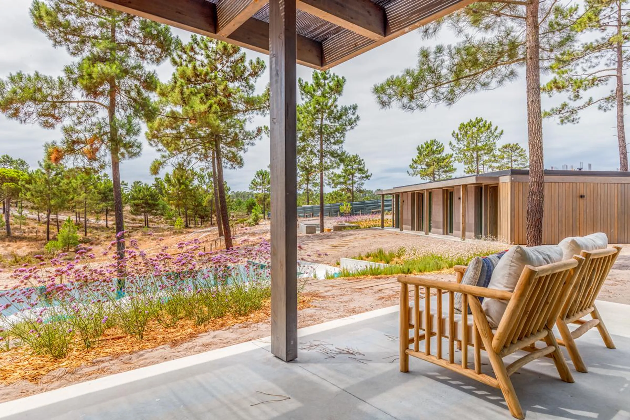 Modern Beach Haven Villa with Private Pool, and Close to Pristine Beach — photograph 10