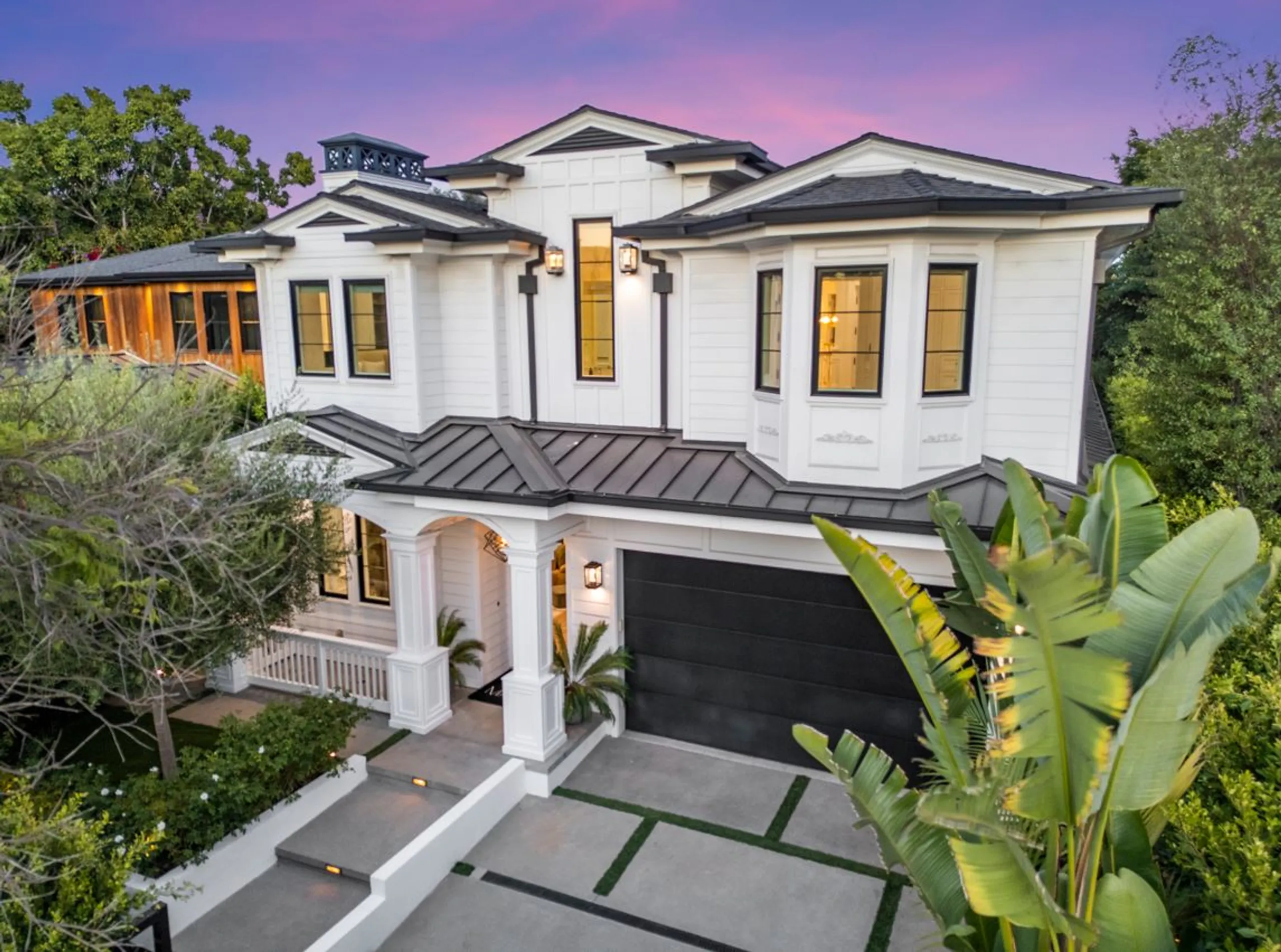 Statuesque Contemporary Villa with Bali-Inspired Pool and Beverly Hills Nearby — photograph 5