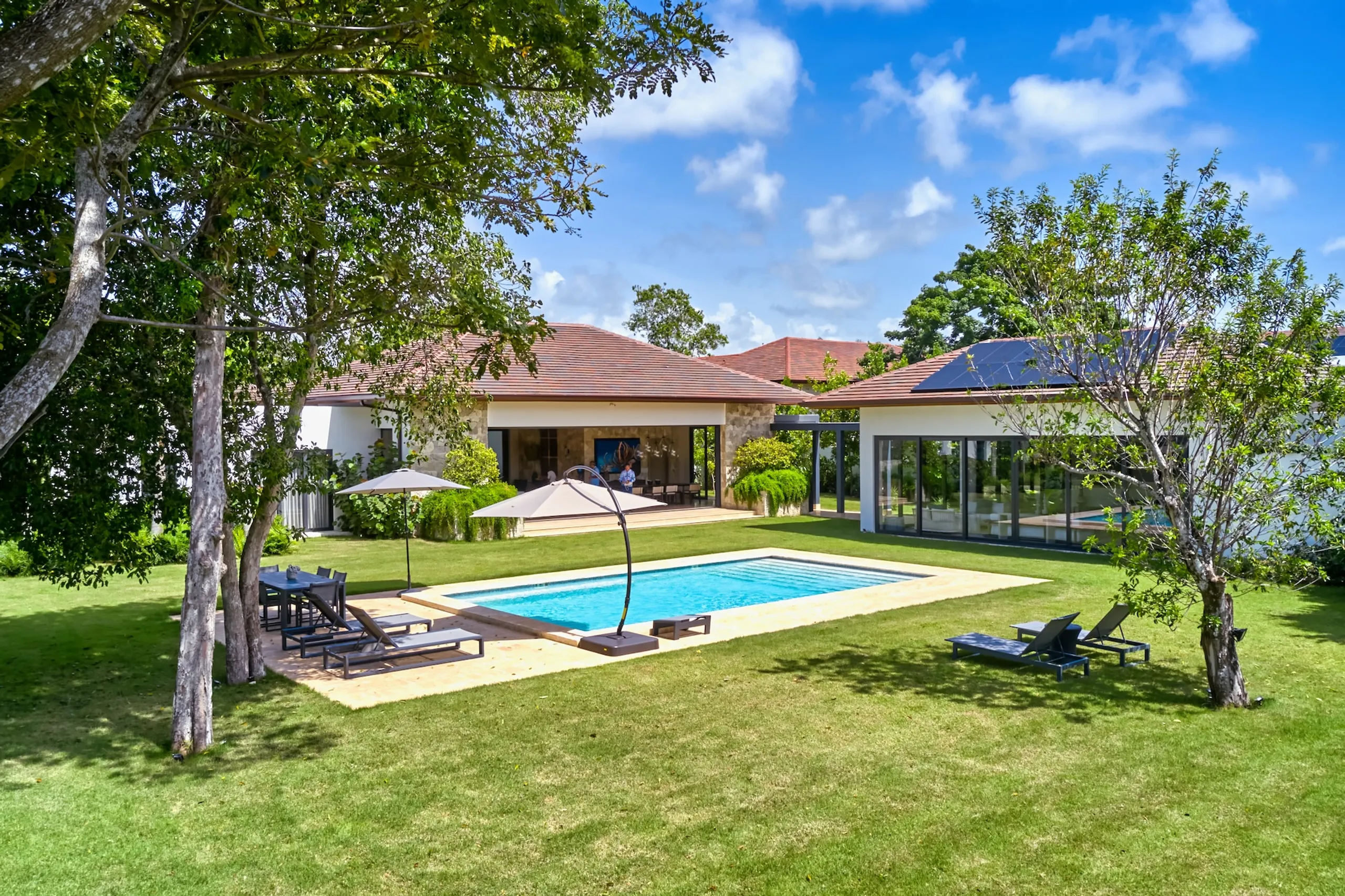 Magnificent Modern Villa with Private Pool and Golf Course and Marina Access — photograph 2