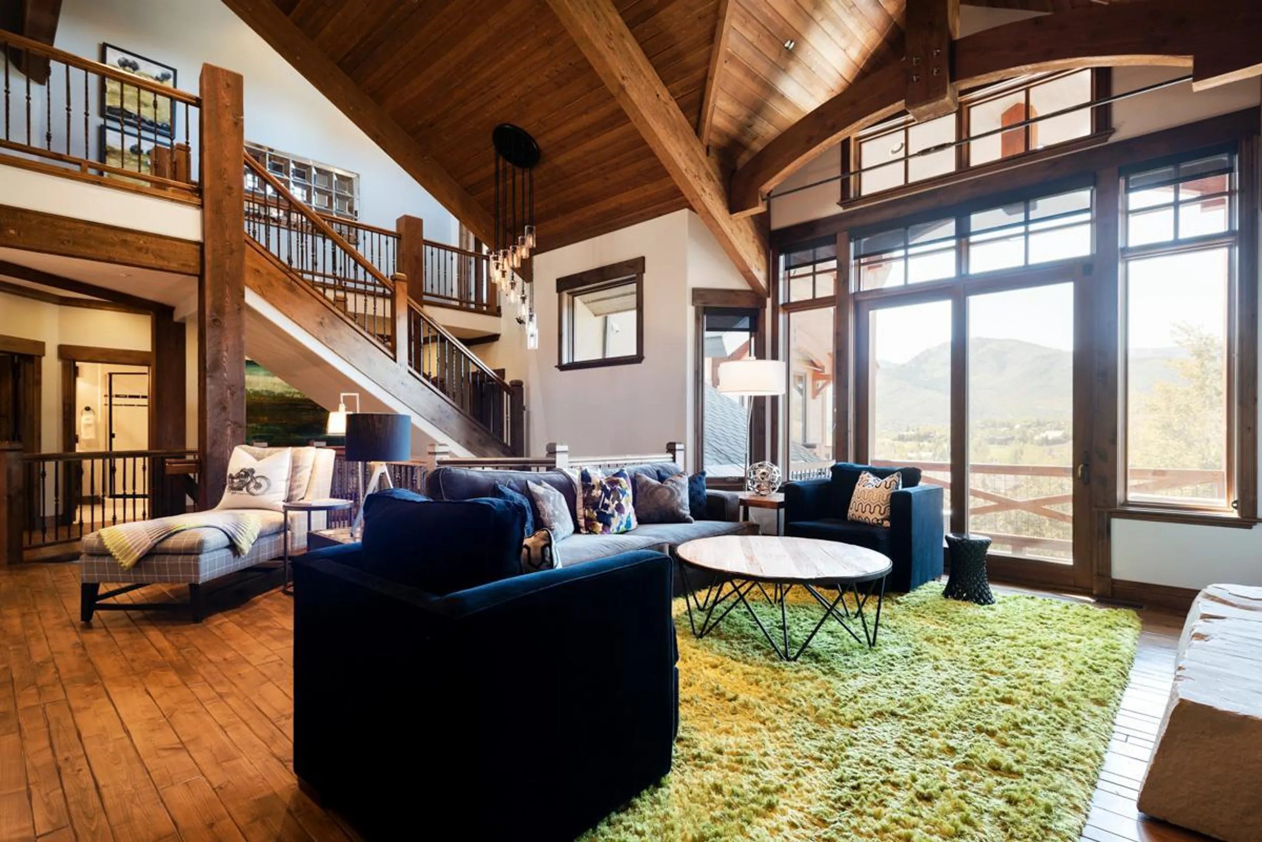 Resplendent Mountain Estate with Private Pool and Hot Tub — photograph 5