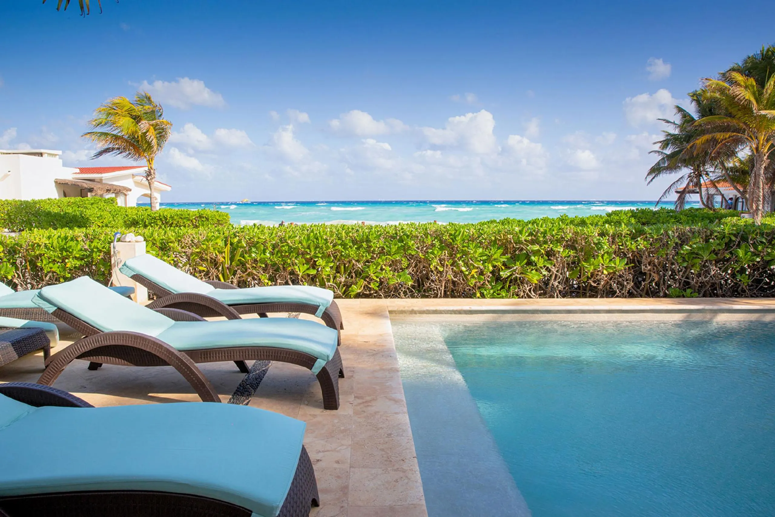 Playa del Carmen Modern Luxury Villa with Private Pool and Ocean Views — photograph 2