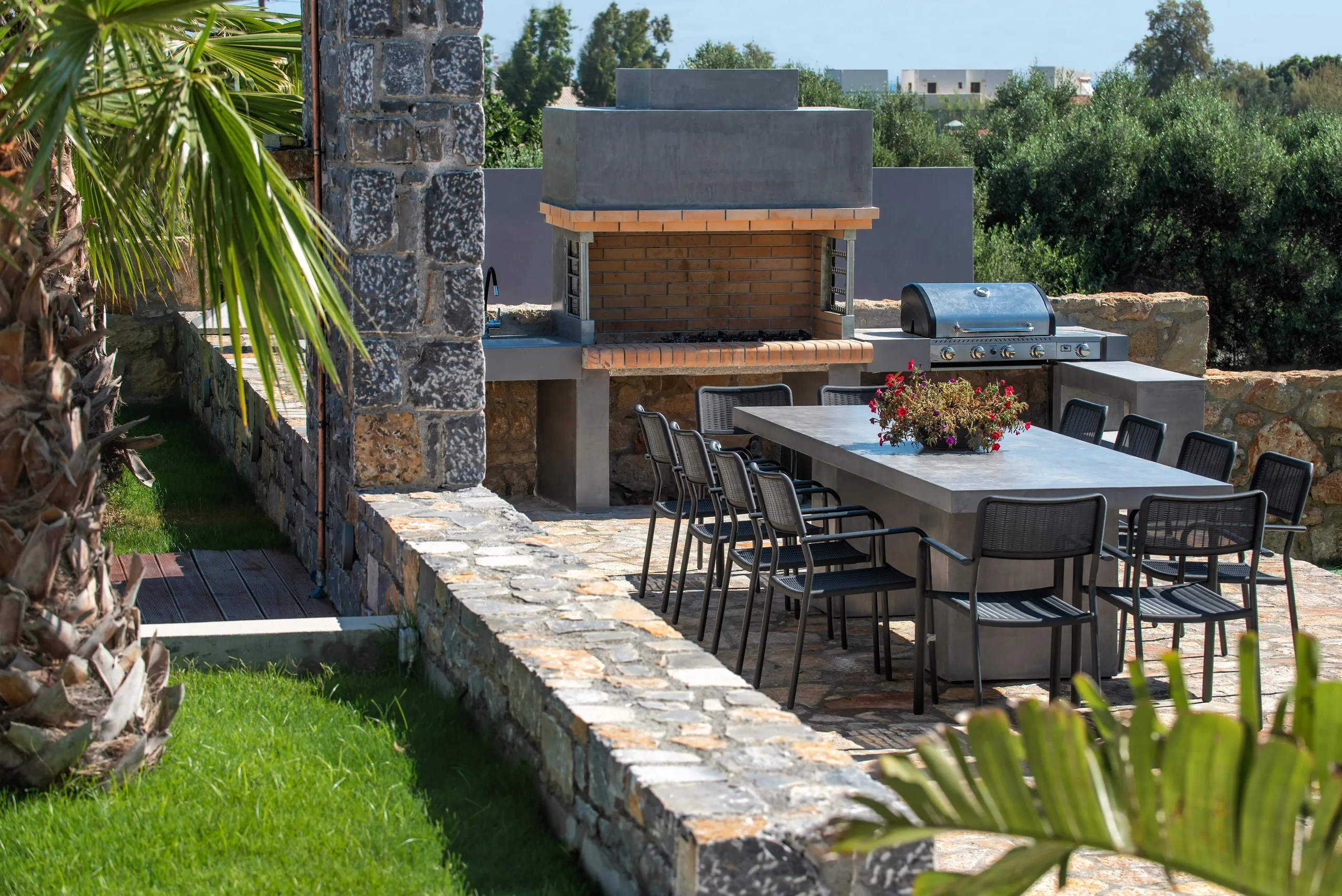 Eco-Friendly Villa with Big Private Pool, Jacuzzi, and Mediterranean Sea Access in Crete Island — photograph 11