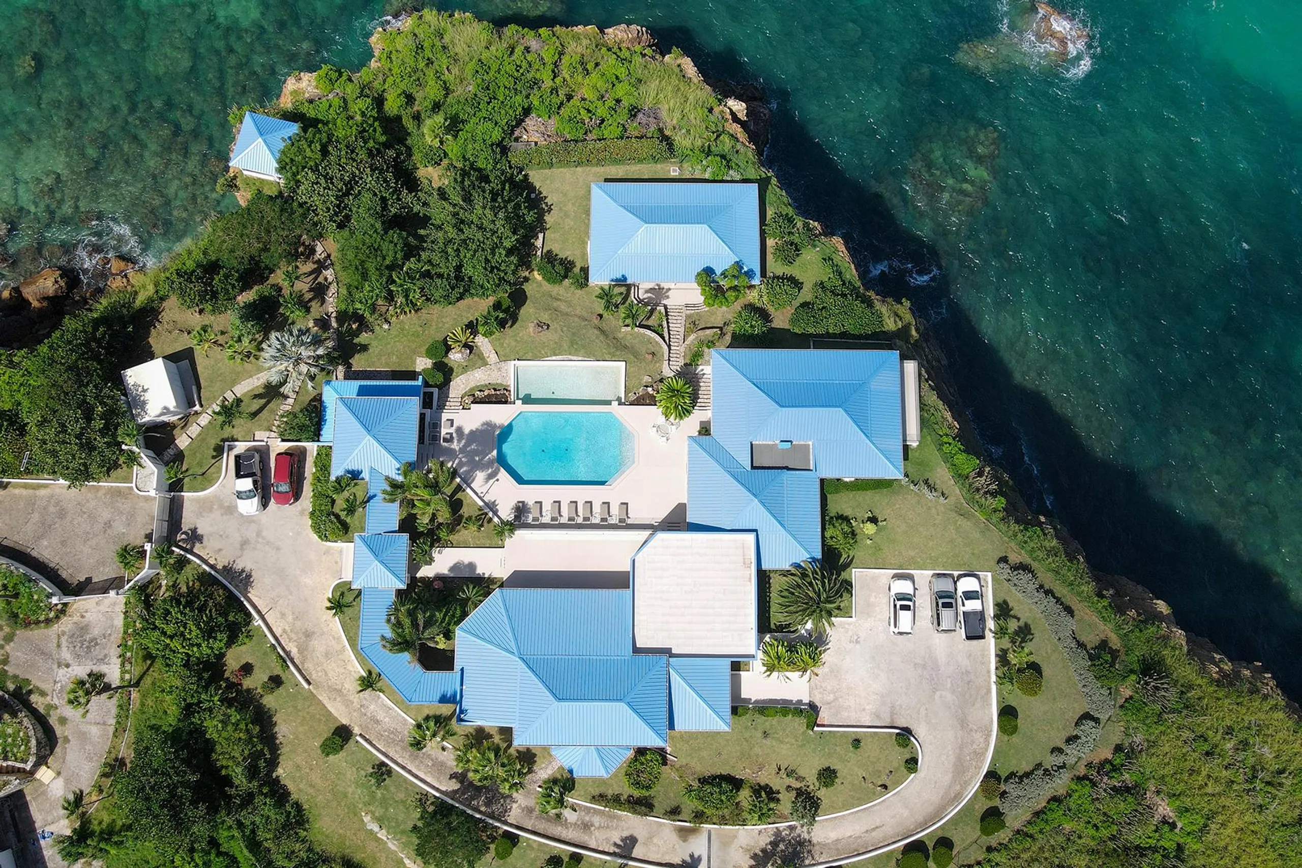 Chic Modern Cliffside Private Villa in Baie Rouge St. Martin — photograph 5