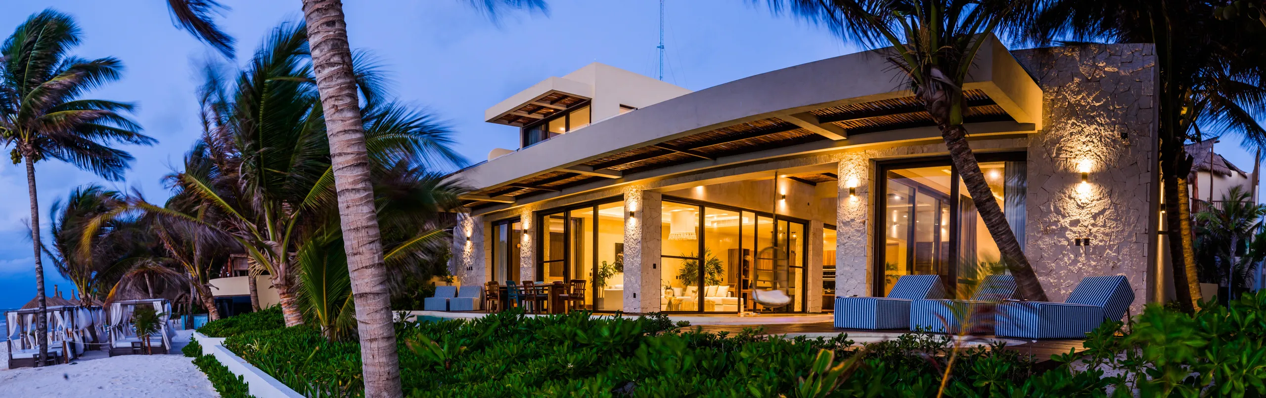 High-End Haven in Paradise with Infinity Pool and Private Beach — photograph 11