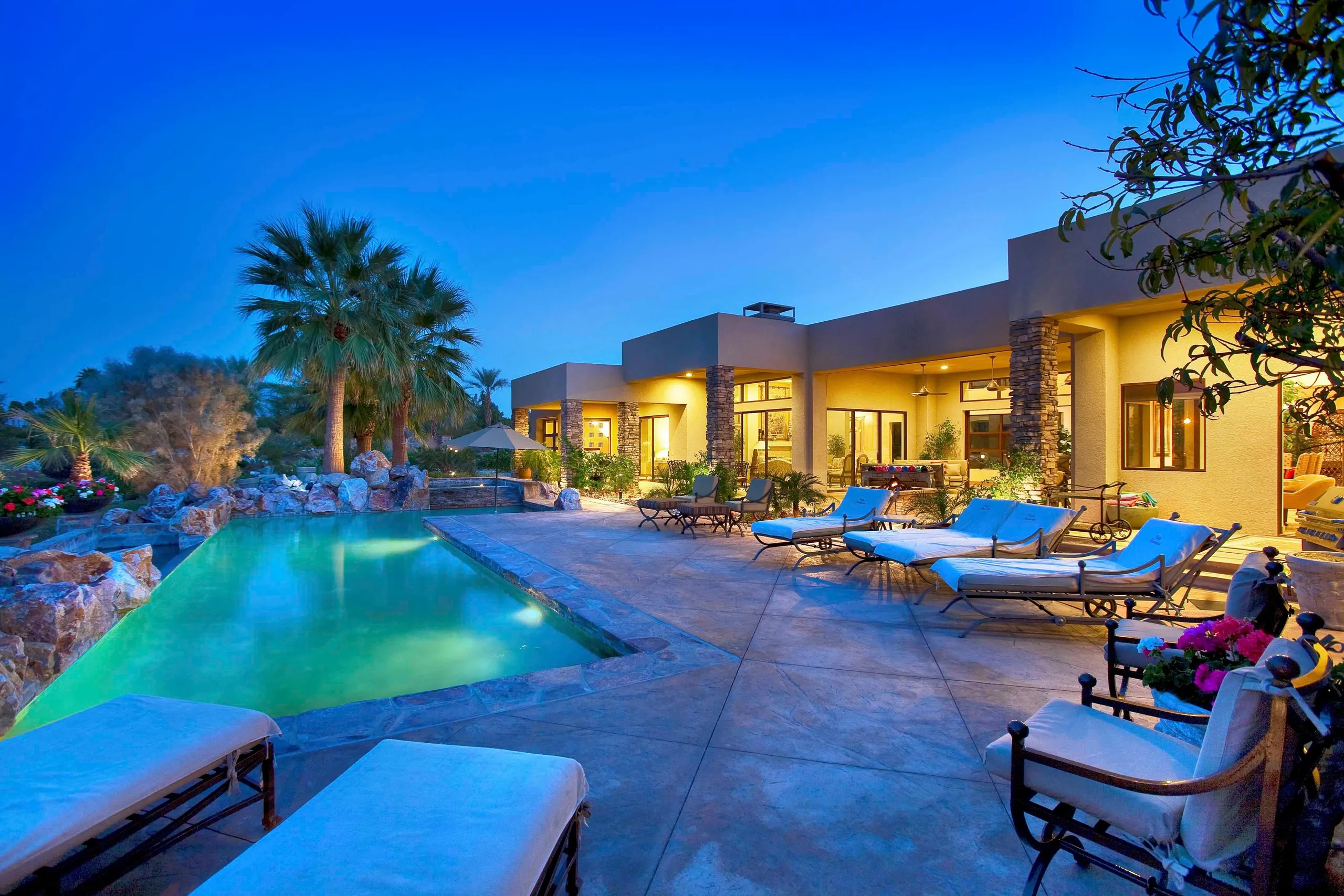 Chic Secluded Luxury Compound in Palm Desert with Private Pool and Firepit — photograph 2