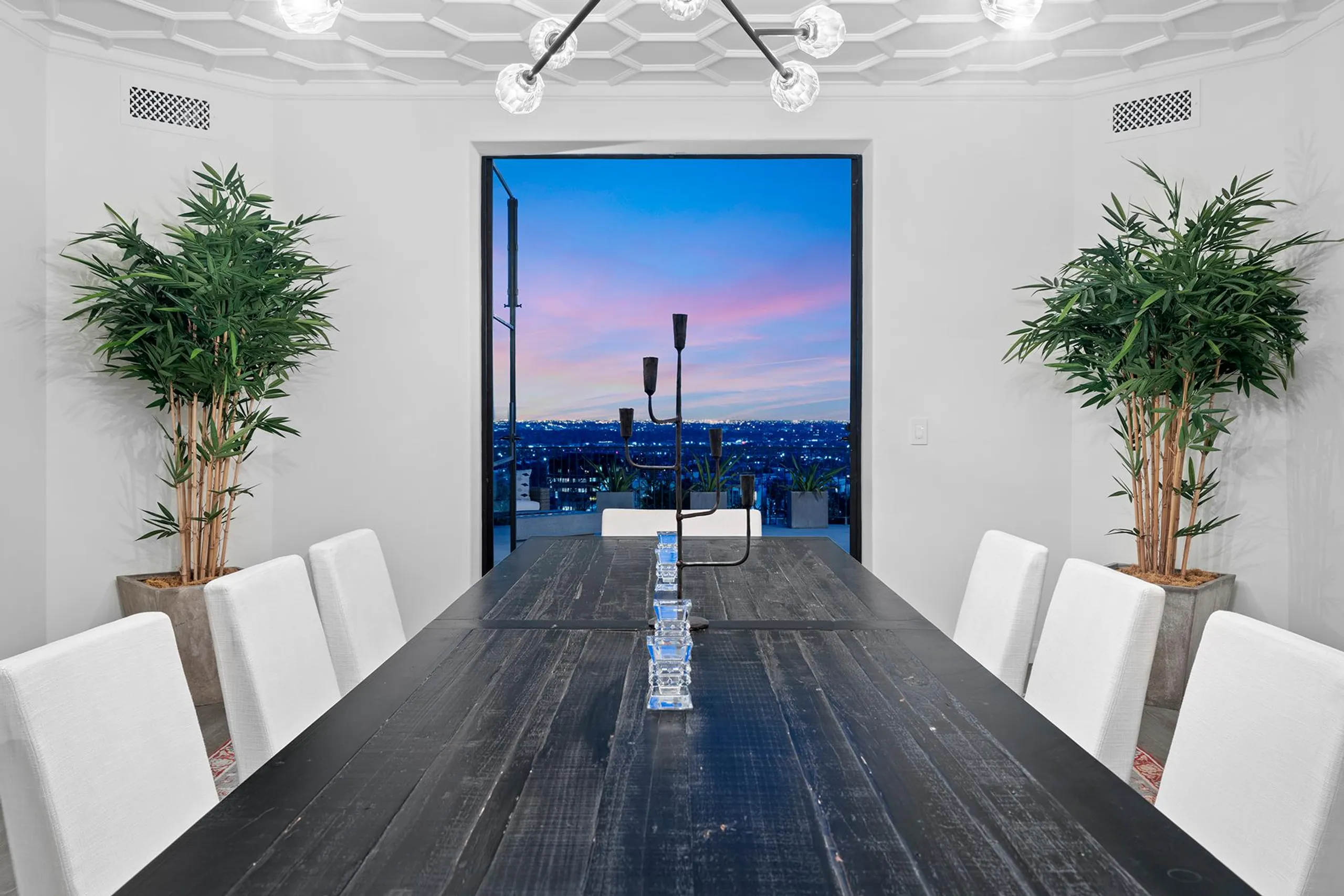 Mediterranean-Style Hollywood Hills Estate with Infinity Pool, Entertainment Room, and Panoramic Views — photograph 11