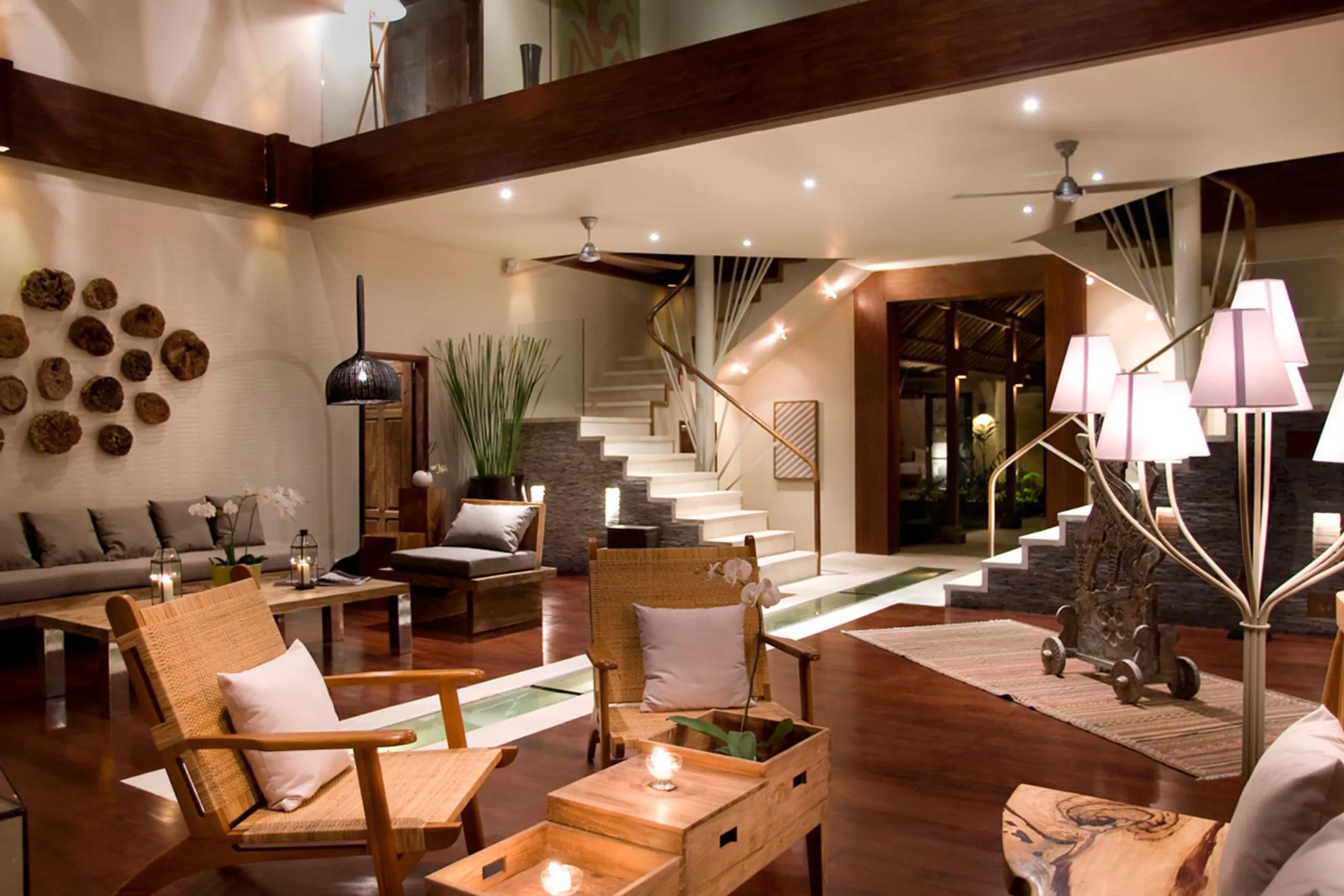 Bali Beachfront Villa with Infinity Pool and Ocean Views — photograph 9