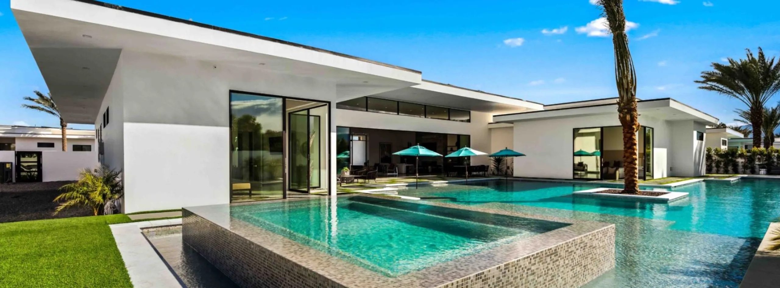 Contemporary Villa with Private Pool, Fire Pit & Designer Interior — photograph 3