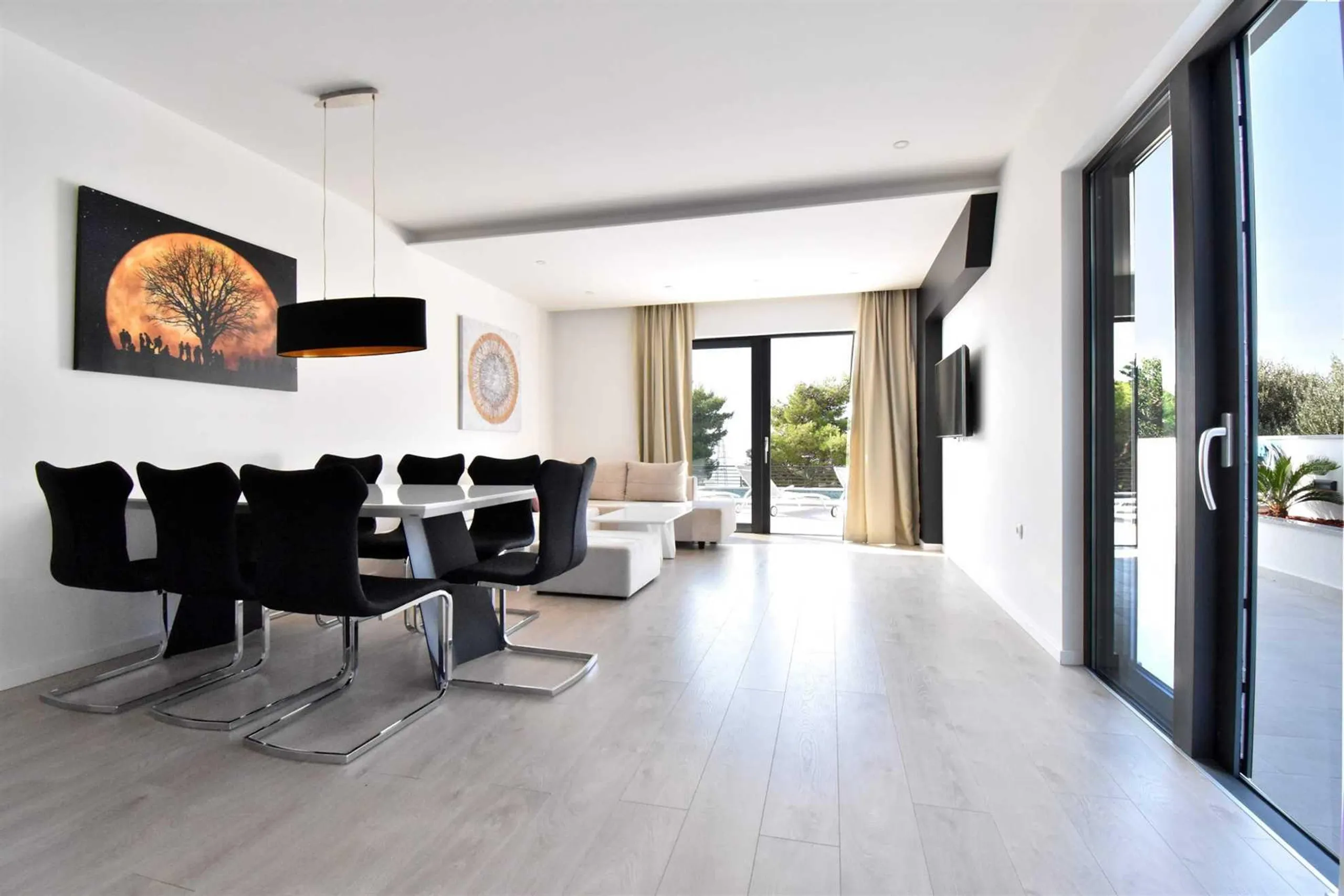 Plush Villa with Heated Pool and Panoramic Views of the Adriatic Sea — photograph 12