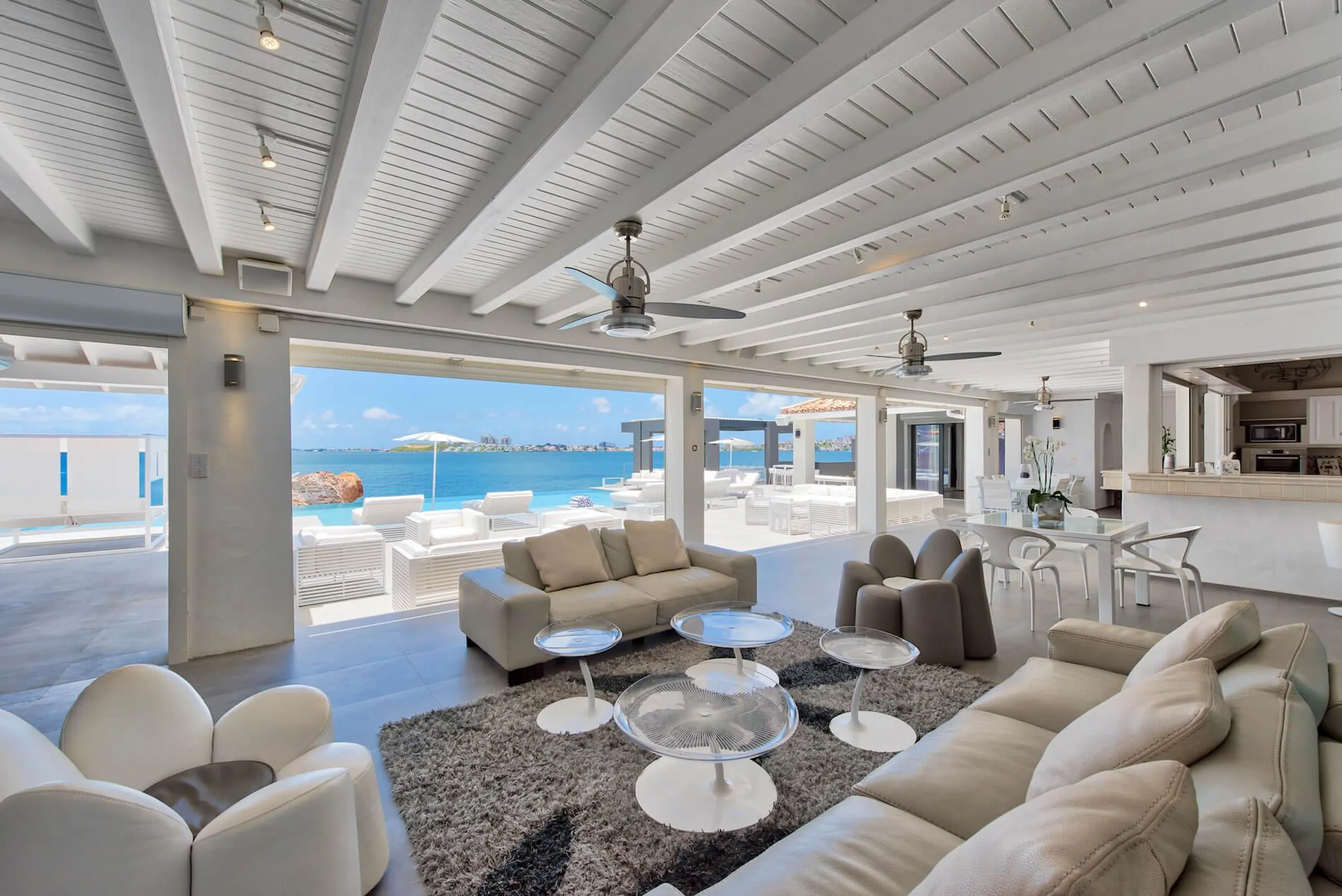 Secluded Hillside Private Luxury Villa with Infinity Pool and Private Beach with Dock — photograph 12
