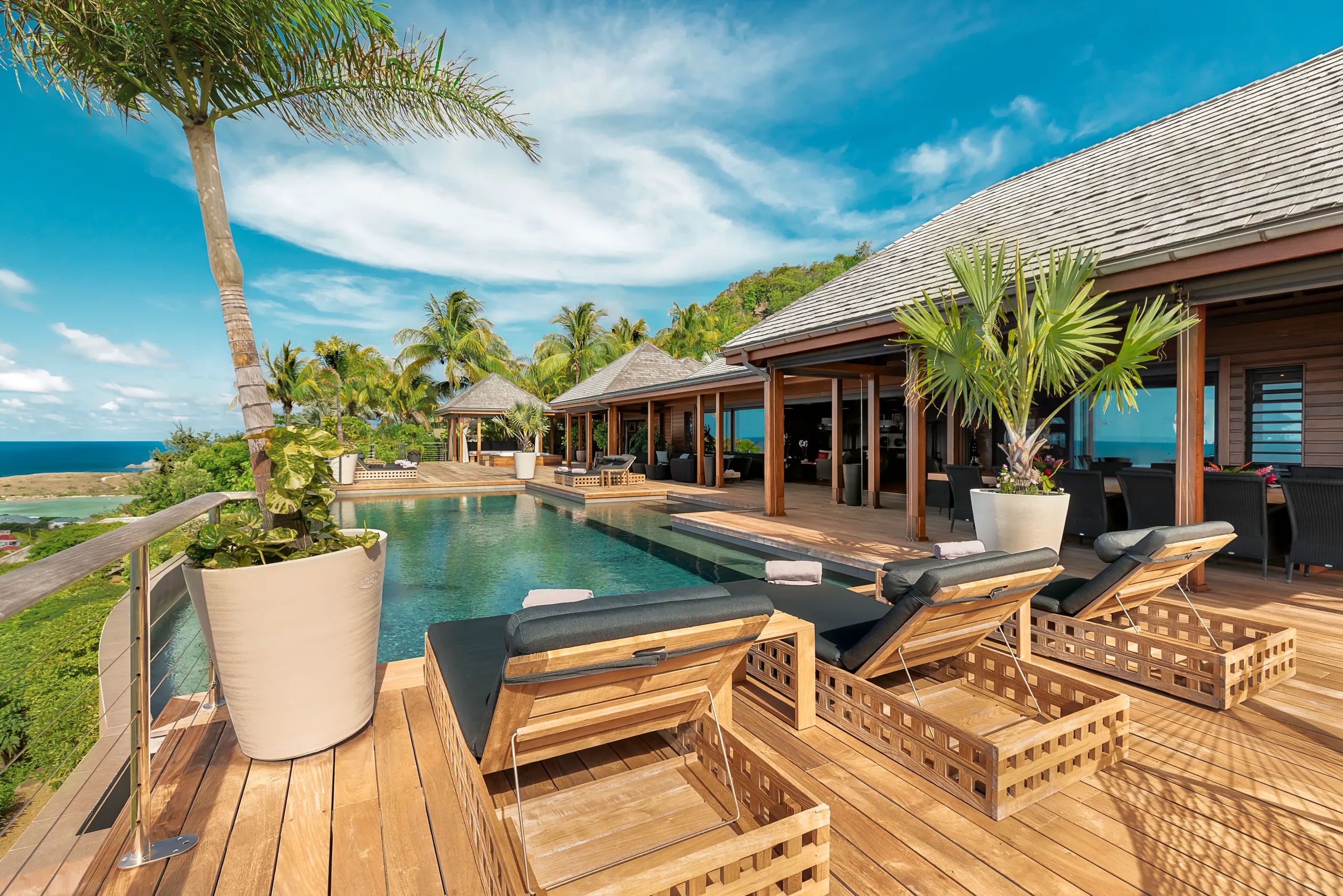 Opulent Marigot Bay Villa with Infinity Pool, Jacuzzi & Private Bungalows, Marigot