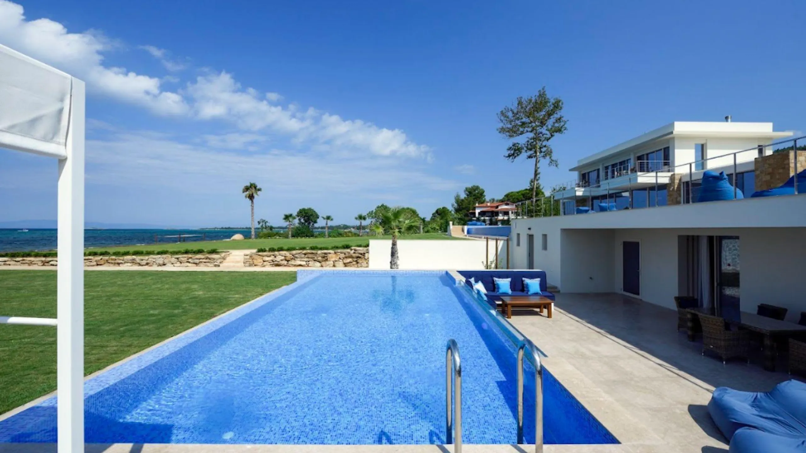 Ultra-Luxury Villa in Vourvourou with 2 Heated Pools & Panoramic Views — photograph 2