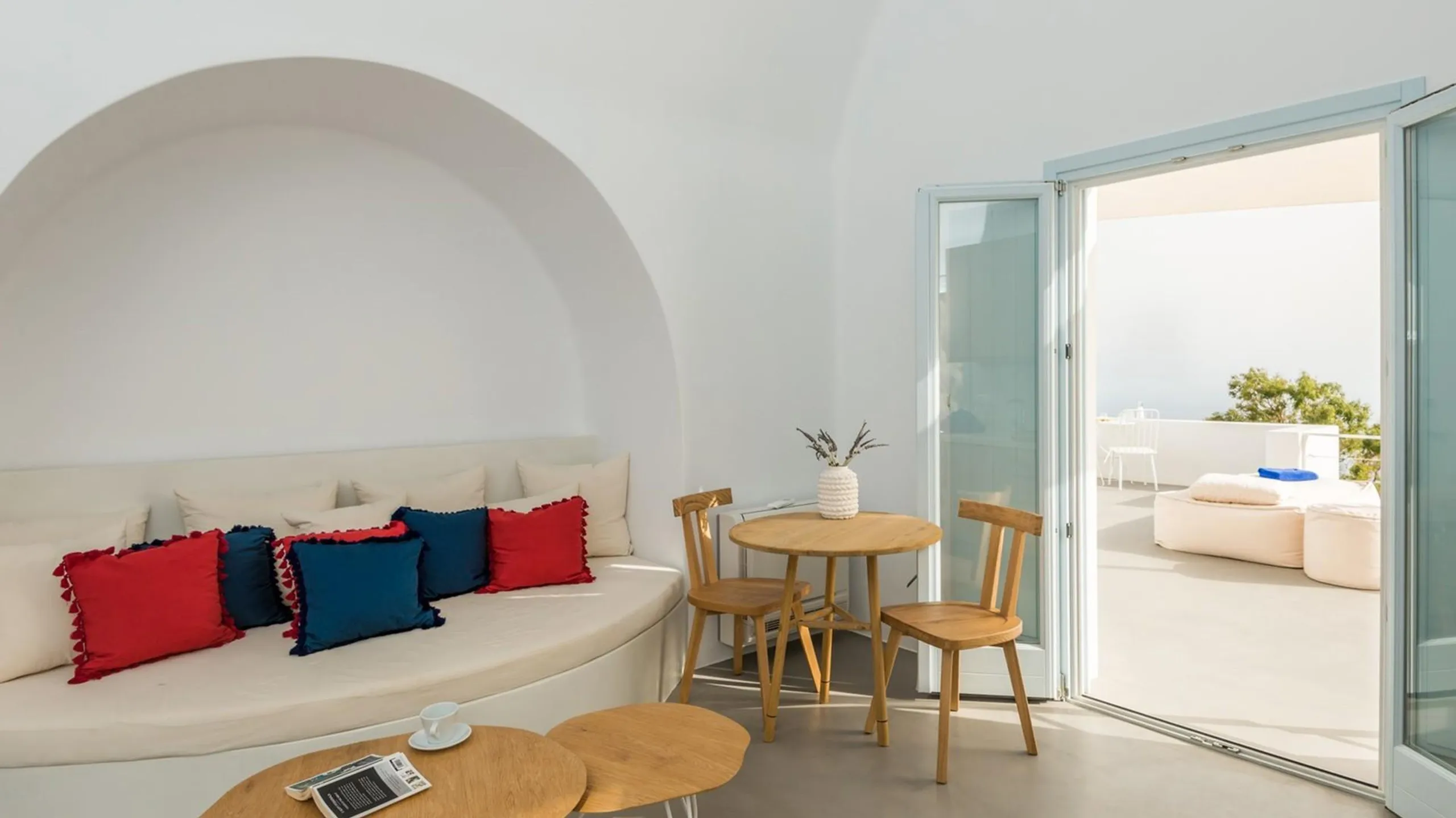 Deluxe Villa with Private Heated Infinity Pool and Panoramic Views of The Island — photograph 11
