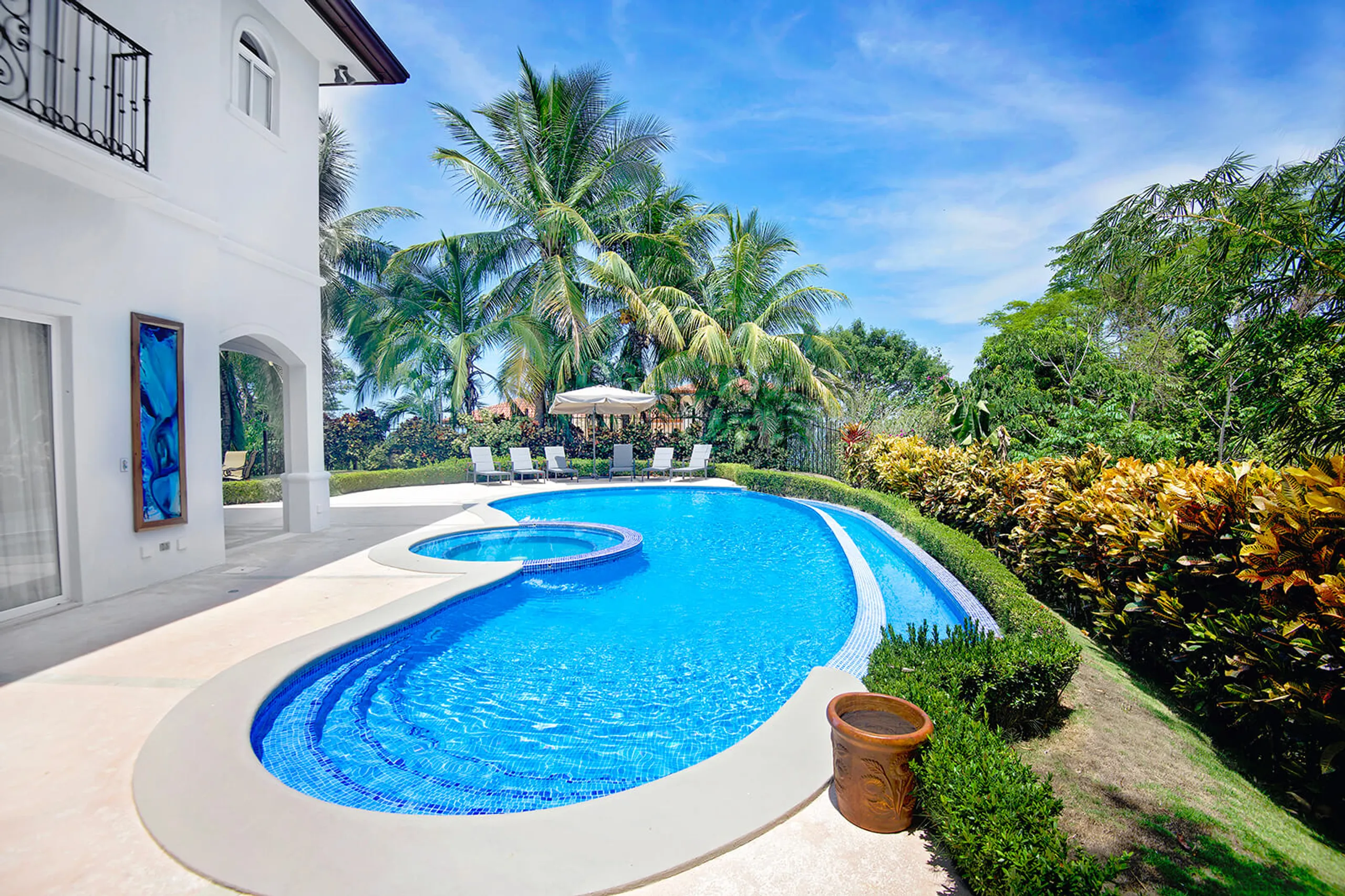 Spacious Los Sueños Resort Villa with Private Infinity Pool, Jacuzzi , & Forest Views — photograph 2