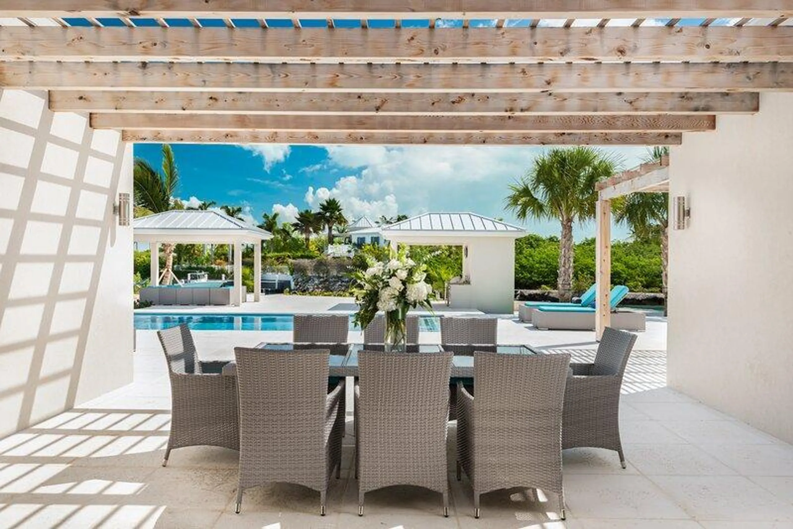 Awe-Inspiring Canal-Side Villa in Turks and Caicos with a Modern Island Flair — photograph 6