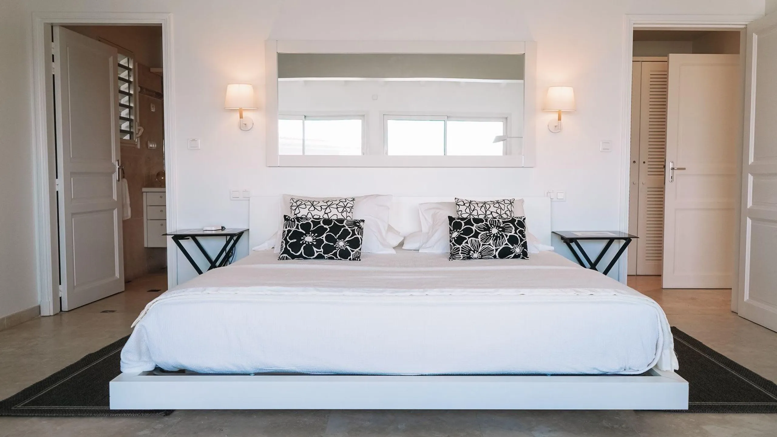 Opulent Hillside Sanctuary Overlooking the Bay and Grand Cul de Sac Lagoon — photograph 5