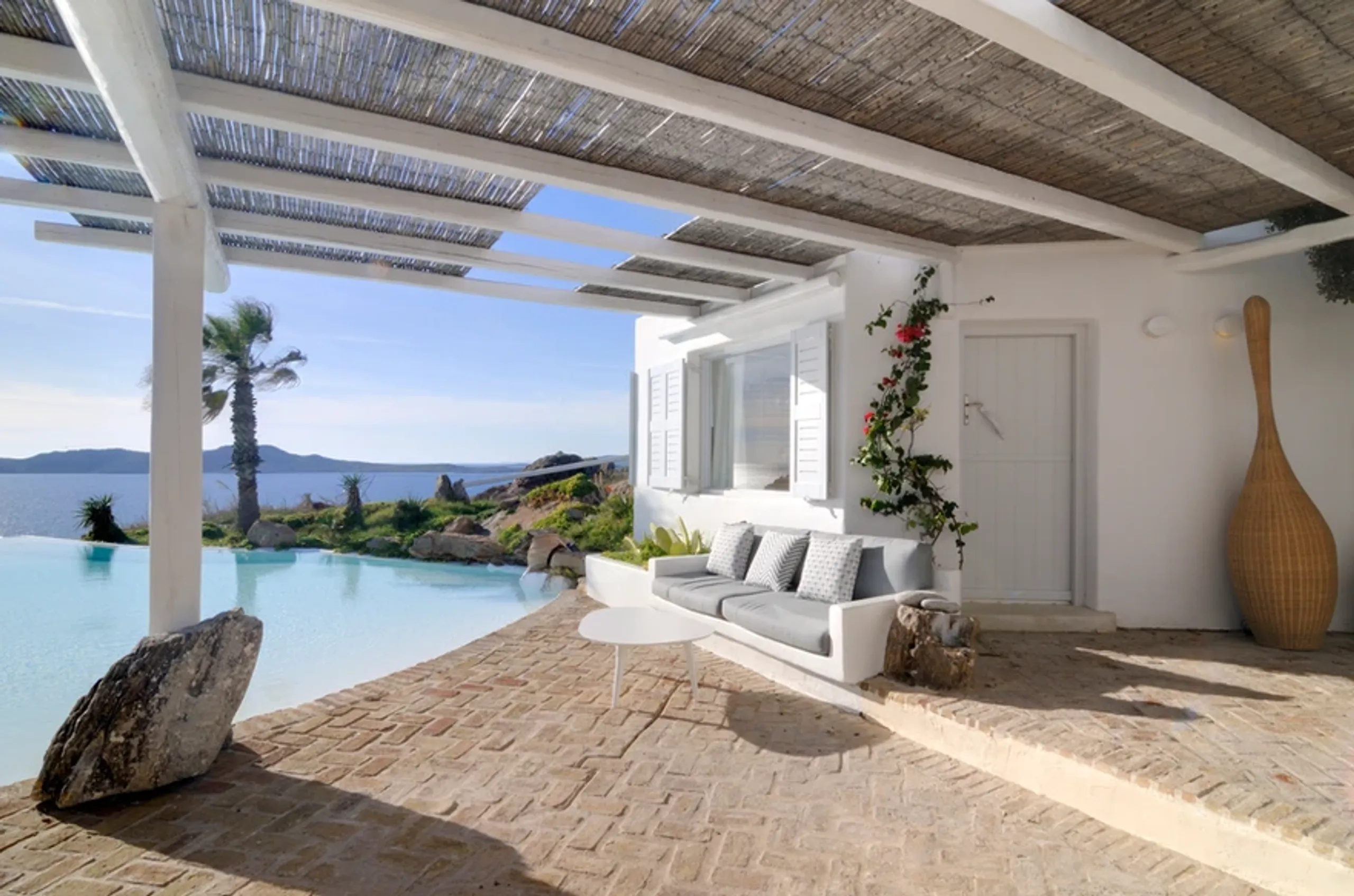 Luxury Villa Rental in Mykonos with Infinity Pool and Mesmerizing Sea Views — photograph 11