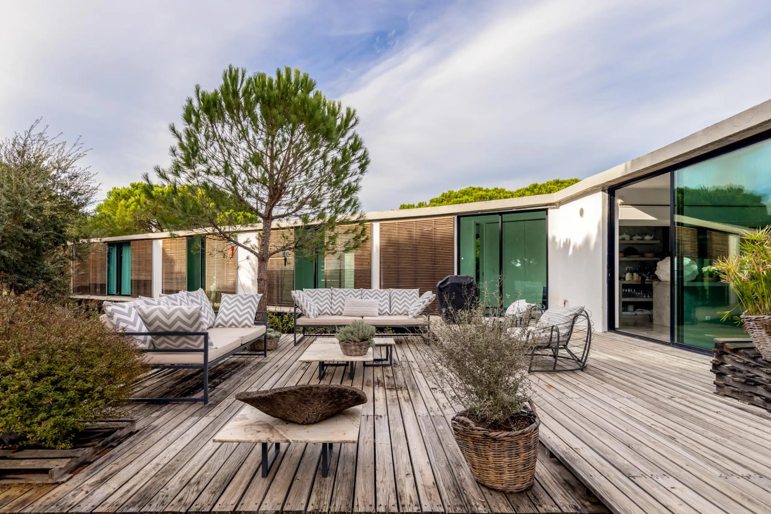 Contemporary Cork Oak Forest Villa with Infinity Pool and Veranda, Carvalhal