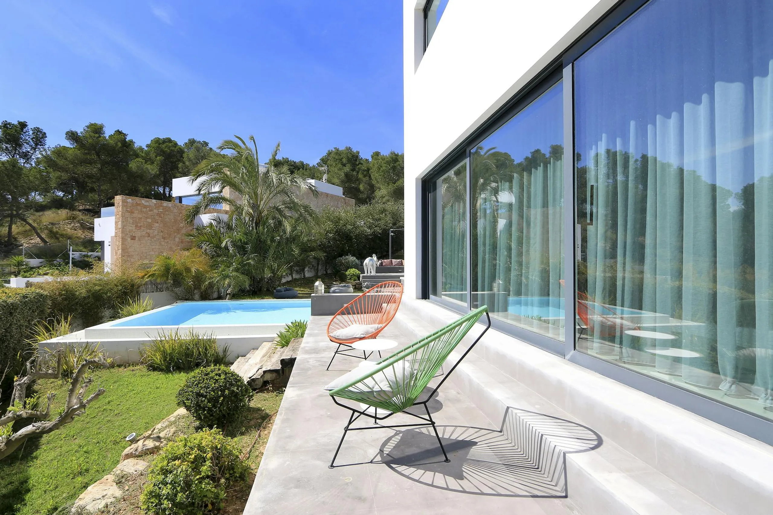 Ibiza Town Luxe Contemporary Estate with Infinity Pool and Incredible Views — photograph 9