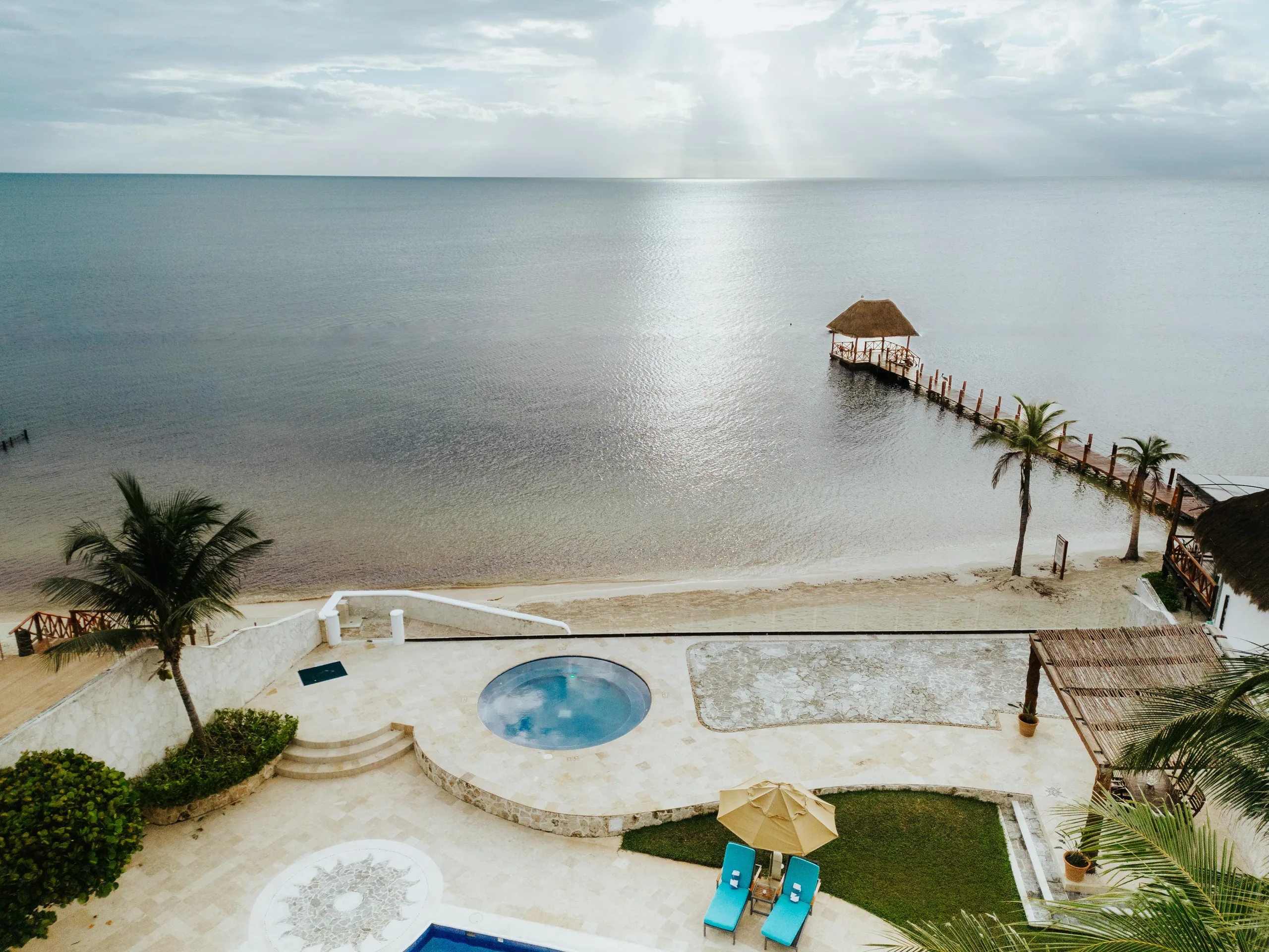 Puerto Morelos Luxury Beachfront Estate with Pool, Hot Tub and Ocean Views — photograph 11
