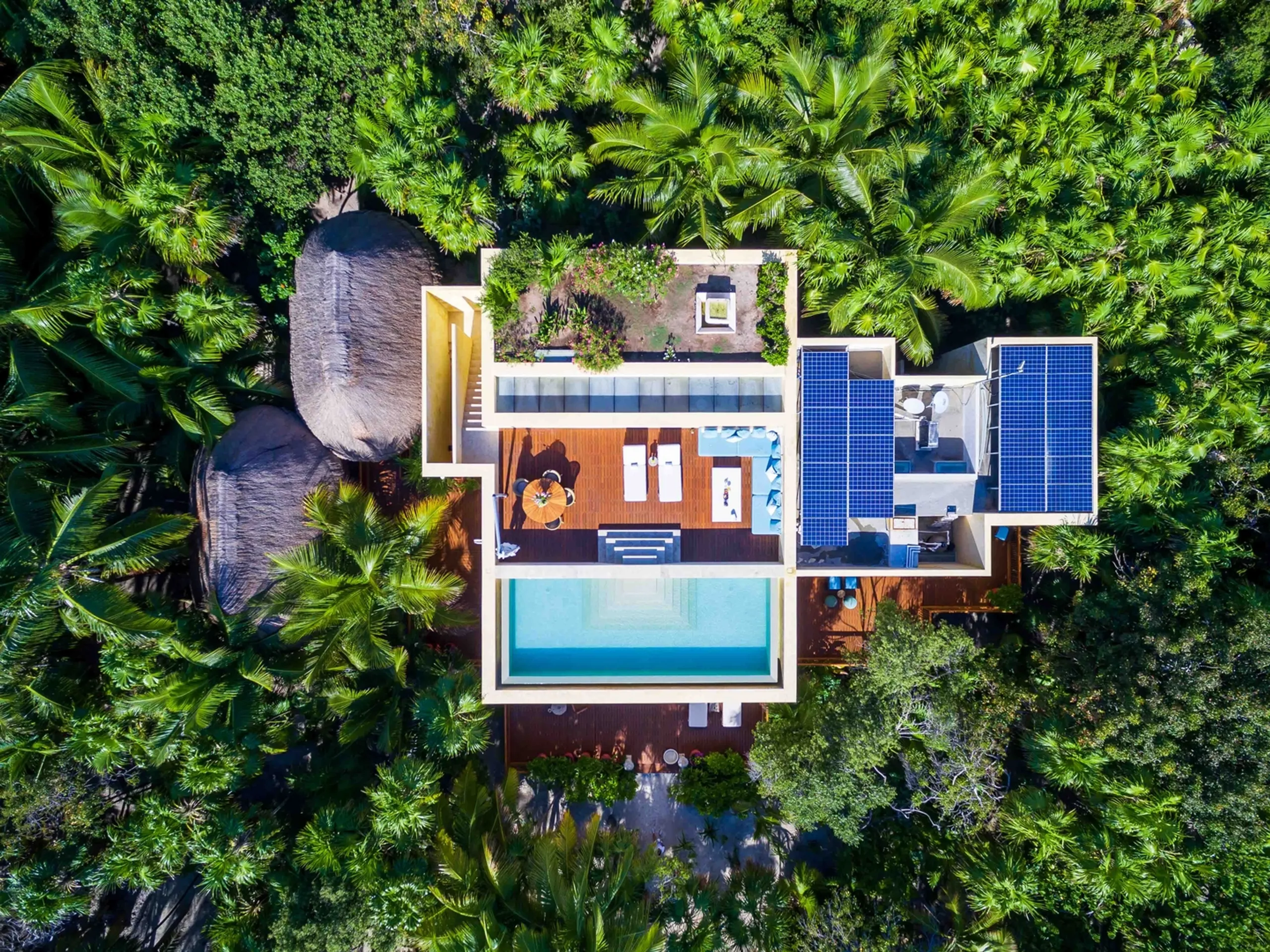 Stunning  Tulum Hacienda Sanctuary with Private Beach — photograph 2